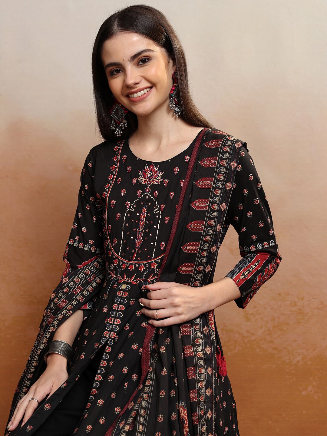 Vishudh Women Ethnic Motifs Printed Sequinned Pure Cotton Kurta with Trousers & Dupatta, Black
Vishudh Women Ethnic Motifs Printed Sequinned Pure Cotton Kurta with Trousers & Dupatta, Black