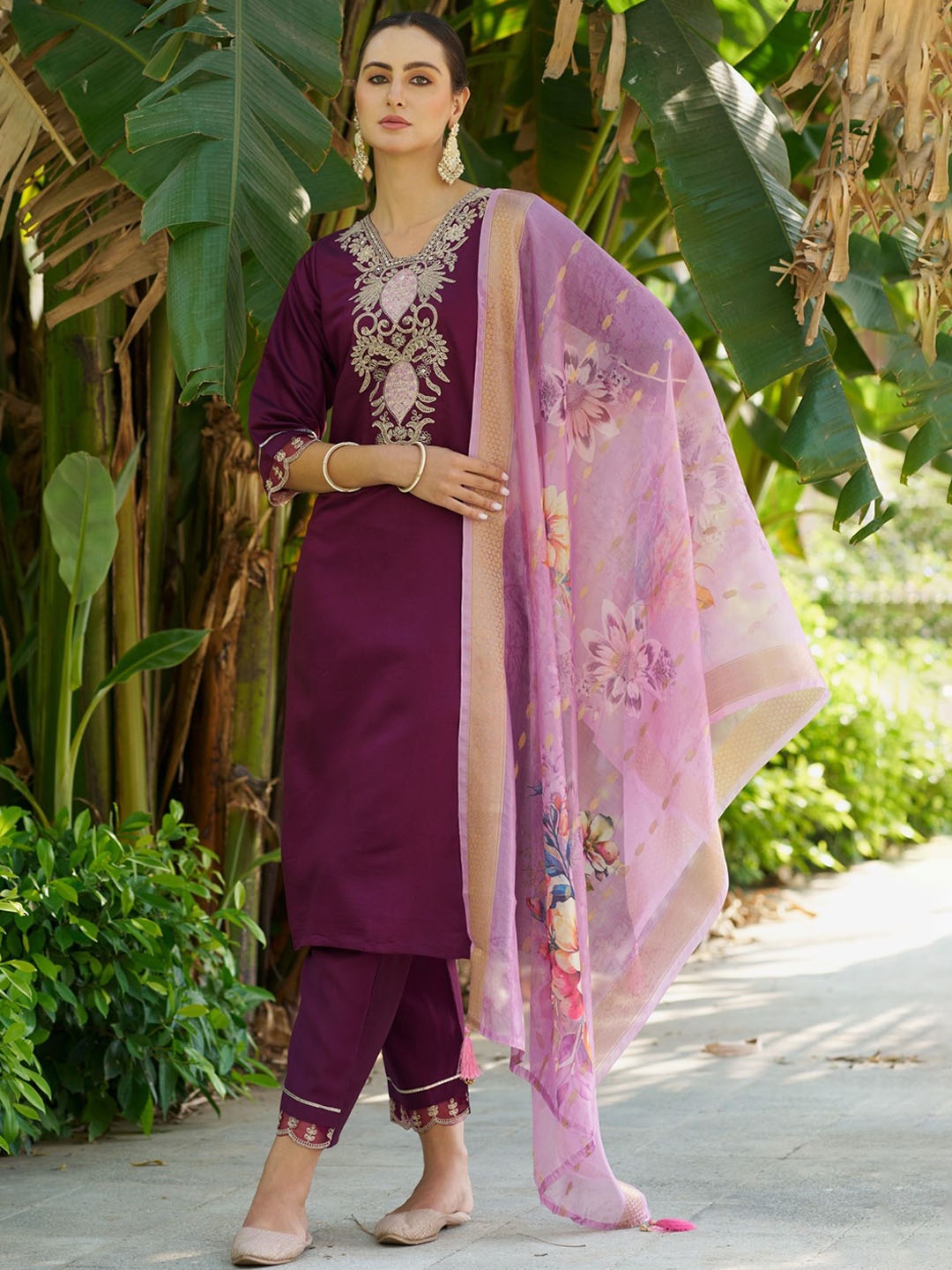 VredeVogel Women Floral Embroidered Regular Kurta with Trousers & With Dupatta, Purple
VredeVogel Women Floral Embroidered Regular Kurta with Trousers & With Dupatta, Purple
