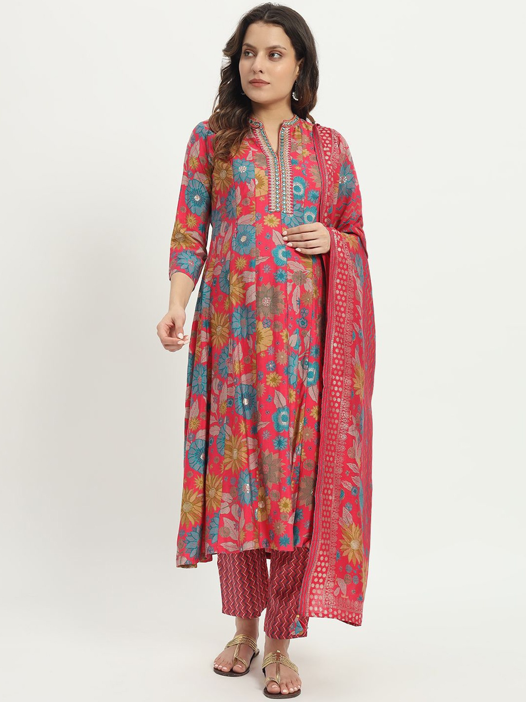 mumzhug Women Floral Embroidered Regular Thread Work Kurta with Palazzos & With Dupatta, Fuchsia
mumzhug Women Floral Embroidered Regular Thread Work Kurta with Palazzos & With Dupatta, Fuchsia