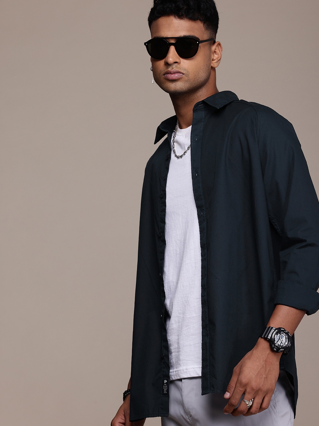 The Roadster Life Co. Pure Cotton Raglan Sleeves Relaxed Fit Casual Shirt, Navy blue
The Roadster Life Co. Pure Cotton Raglan Sleeves Relaxed Fit Casual Shirt, Navy blue