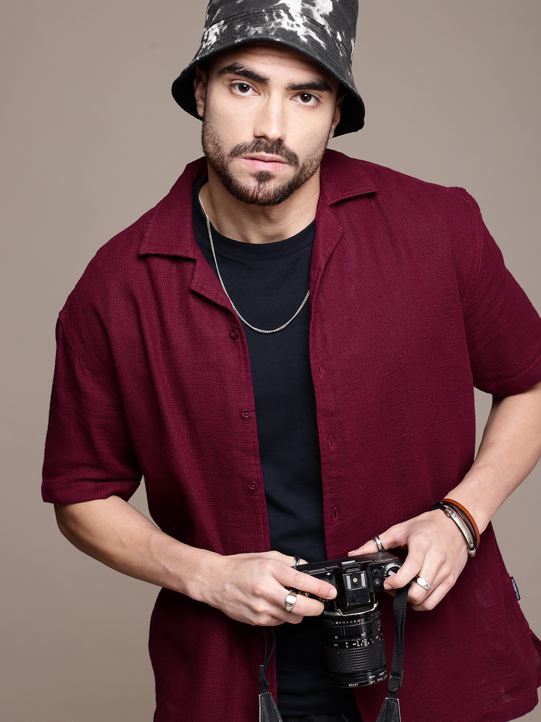 The Roadster Life Co. Relaxed Fit Drop-Shoulder Sleeves Pure Cotton Casual Shirt, Burgundy
The Roadster Life Co. Relaxed Fit Drop-Shoulder Sleeves Pure Cotton Casual Shirt, Burgundy