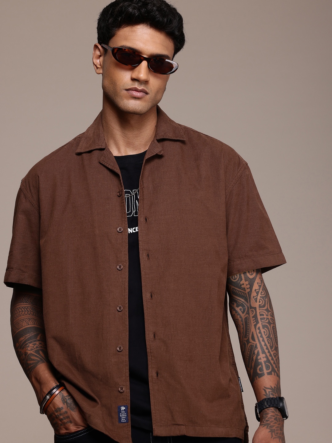 The Roadster Life Co. Relaxed Fit Cuban Collar Corduroy Pure Cotton Casual Shirt, Brown
The Roadster Life Co. Relaxed Fit Cuban Collar Corduroy Pure Cotton Casual Shirt, Brown