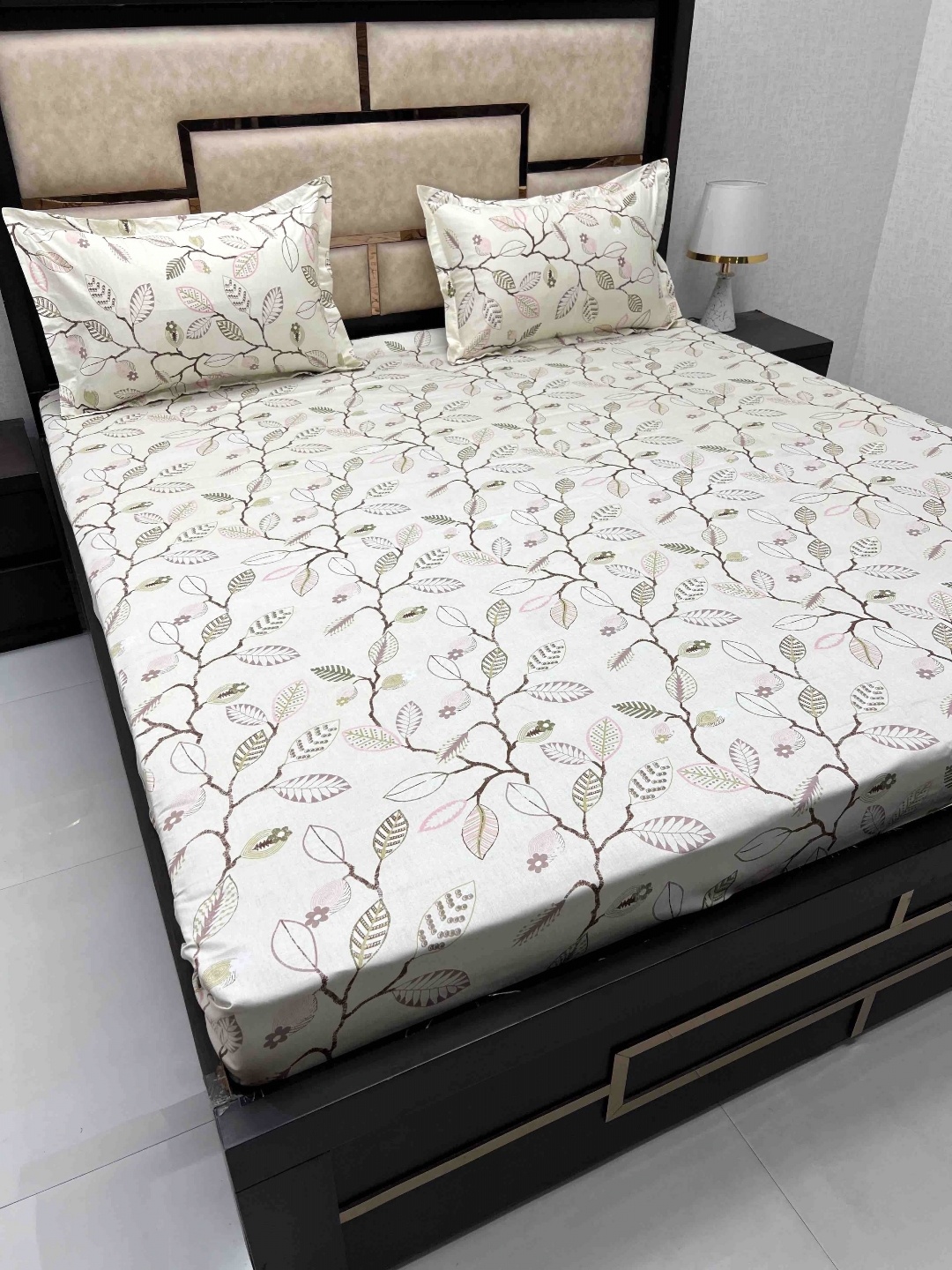 Pure Decor White & Grey Floral Pure Cotton 350 TC Queen Bedsheet with 2 Pillow Covers
Pure Decor White & Grey Floral Pure Cotton 350 TC Queen Bedsheet with 2 Pillow Covers