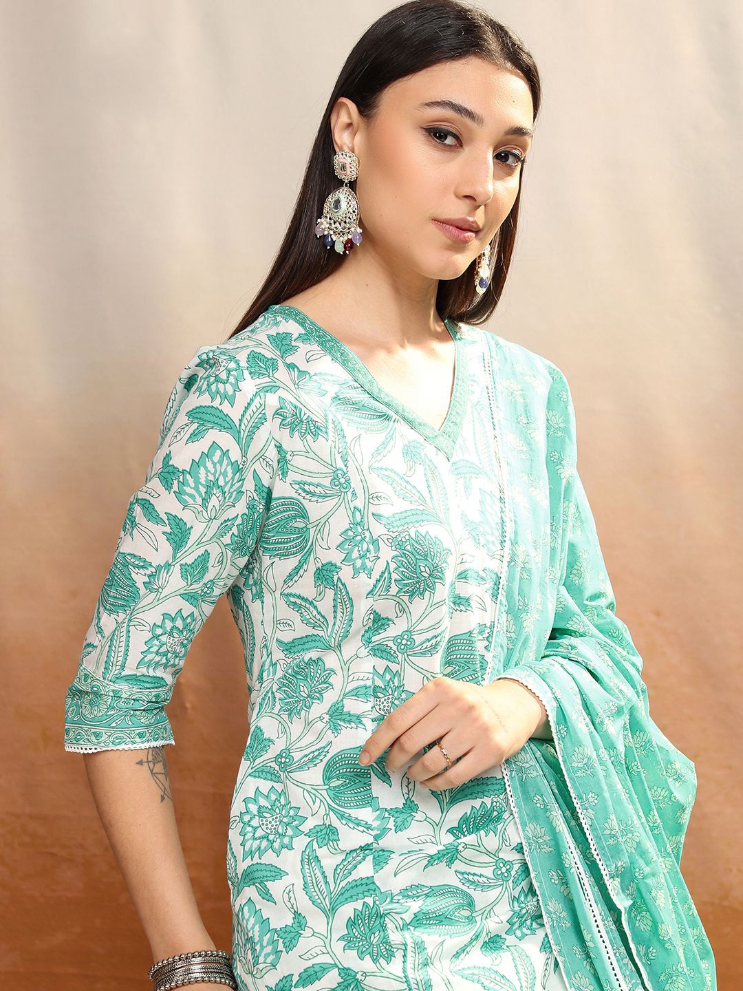 Vishudh Women Floral Printed Regular Pure Cotton Kurta with Salwar & Dupatta, White
Vishudh Women Floral Printed Regular Pure Cotton Kurta with Salwar & Dupatta, White