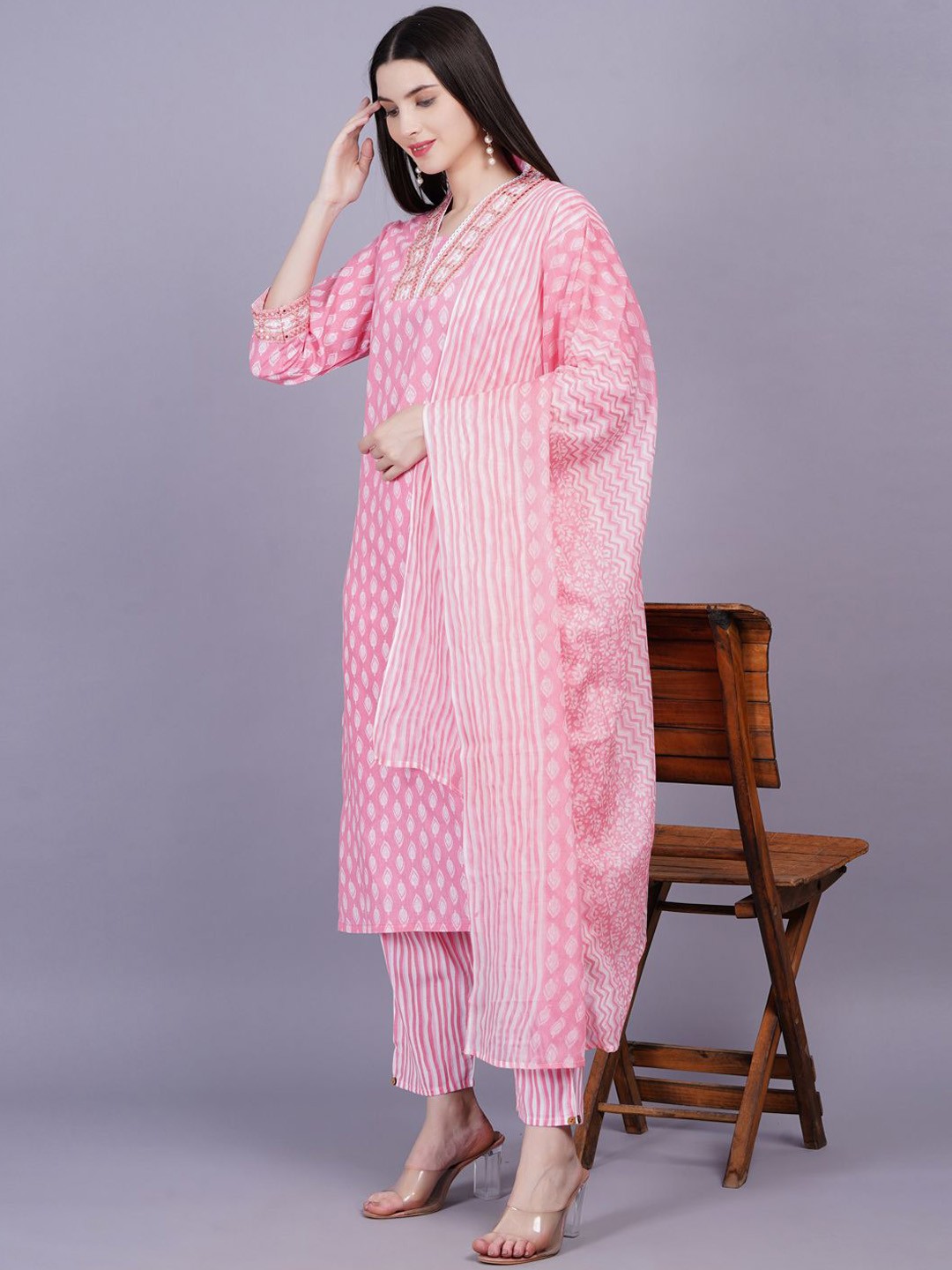 HIGHLIGHT FASHION EXPORT Women Floral Mirror Work Cotton Kurta Trousers With Dupatta, Pink
HIGHLIGHT FASHION EXPORT Women Floral Mirror Work Cotton Kurta Trousers With Dupatta, Pink