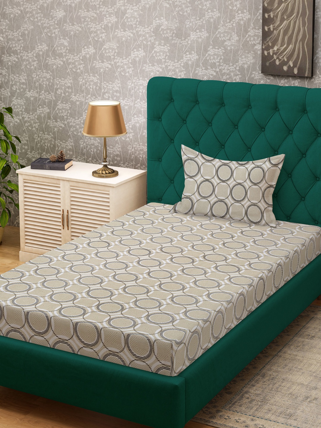 KLOTTHE Cream-Coloured Floral Printed Pure Cotton 400 TC Single Bedsheet With Pillow Cover
KLOTTHE Cream-Coloured Floral Printed Pure Cotton 400 TC Single Bedsheet With Pillow Cover