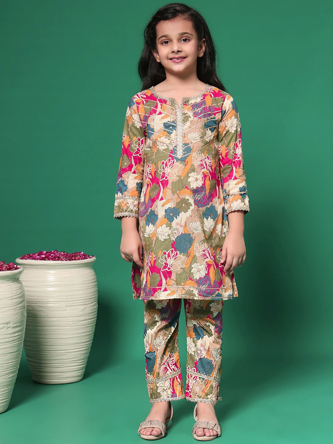 Readiprint Girls Floral Printed Regular Gotta Patti Pure Cotton Kurti with Palazzos, Magenta
Readiprint Girls Floral Printed Regular Gotta Patti Pure Cotton Kurti with Palazzos, Magenta