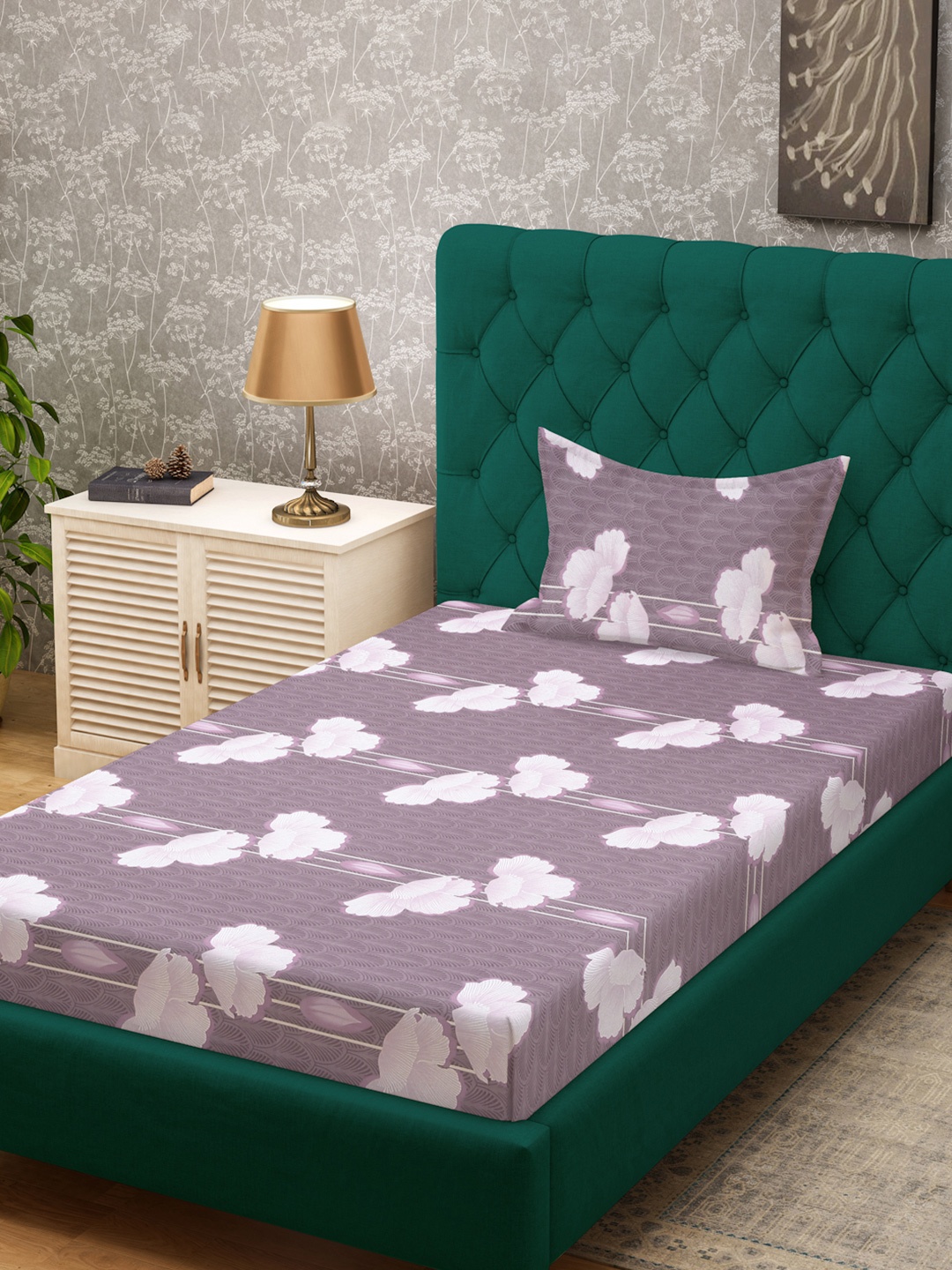 KLOTTHE Purple Floral Printed Pure Cotton Fitted 400 TC Single Bedsheet With Pillow Cover
KLOTTHE Purple Floral Printed Pure Cotton Fitted 400 TC Single Bedsheet With Pillow Cover