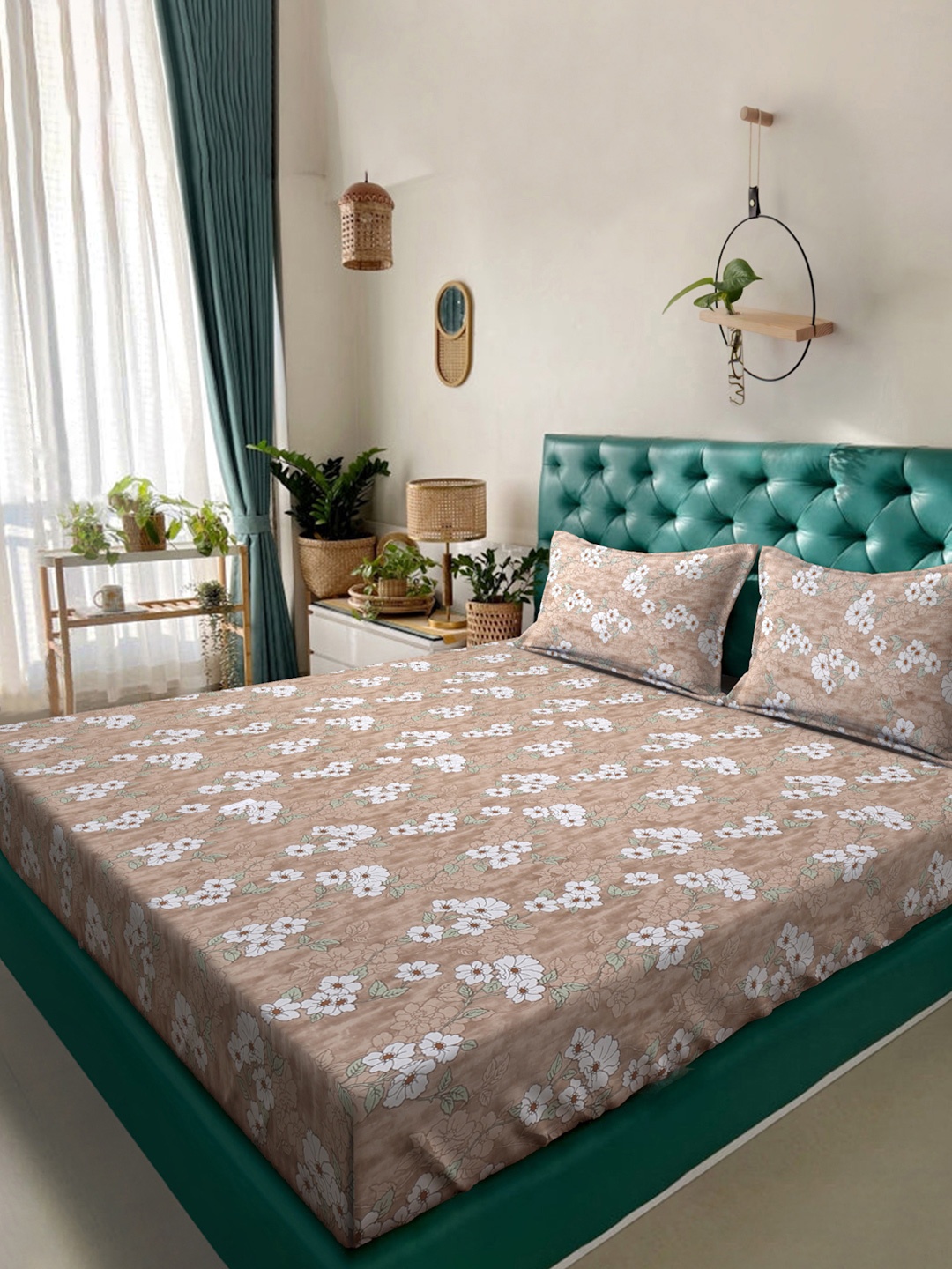 KLOTTHE Beige & White Printed Pure Cotton 400 TC Double King Bedsheet With 2 Pillow Covers
KLOTTHE Beige & White Printed Pure Cotton 400 TC Double King Bedsheet With 2 Pillow Covers