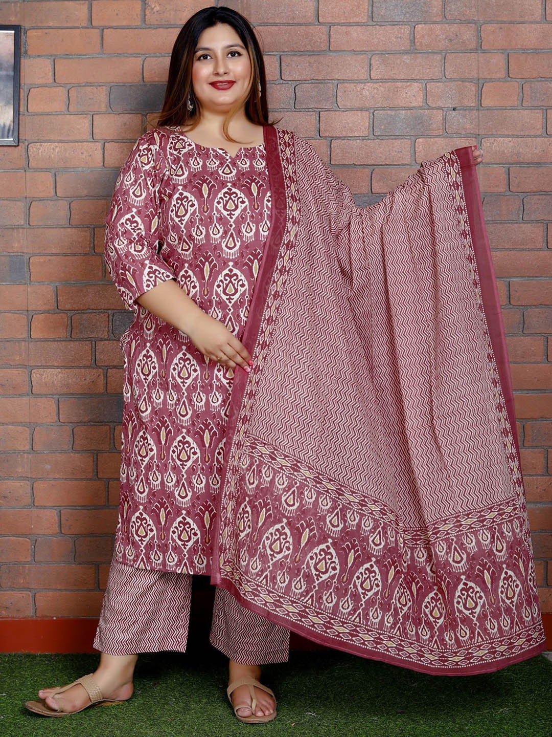 Swasti Women Floral Printed Regular Sequinned Pure Cotton Kurta with Trousers & With Dupatta, Purple
Swasti Women Floral Printed Regular Sequinned Pure Cotton Kurta with Trousers & With Dupatta, Purple