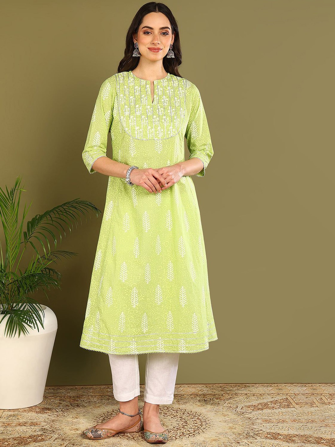 Tahiliya Women Ethnic Motifs Yoke Design Thread Work Handloom Anarkali Kurta, Green
Tahiliya Women Ethnic Motifs Yoke Design Thread Work Handloom Anarkali Kurta, Green