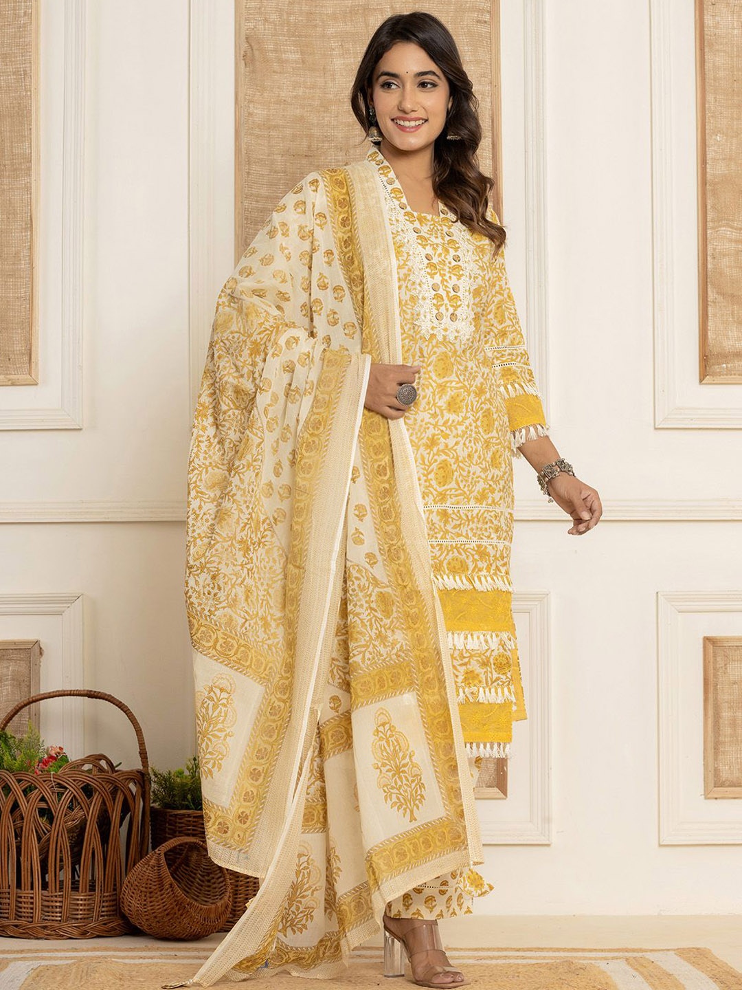Yufta Women Floral Embroidered Regular Thread Work Pure Cotton Kurta and Duptta, Yellow
Yufta Women Floral Embroidered Regular Thread Work Pure Cotton Kurta and Duptta, Yellow