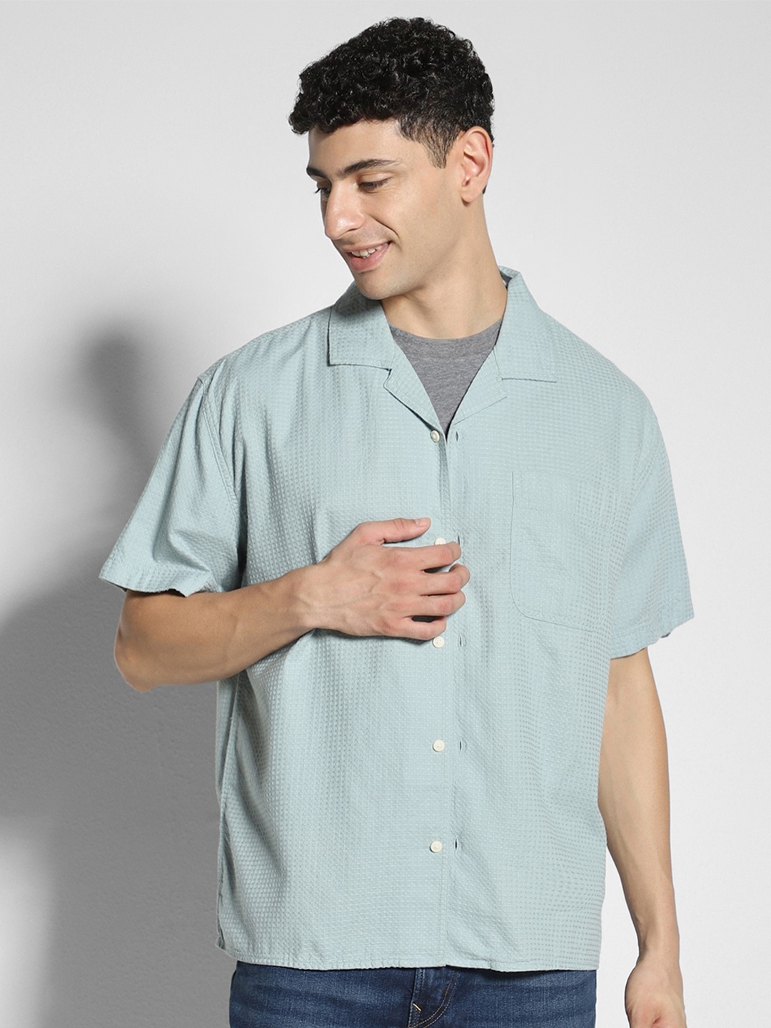 AMERICAN EAGLE OUTFITTERS Lapel Collar Short Sleeves Pure Cotton Casual Shirt, Green
AMERICAN EAGLE OUTFITTERS Lapel Collar Short Sleeves Pure Cotton Casual Shirt, Green