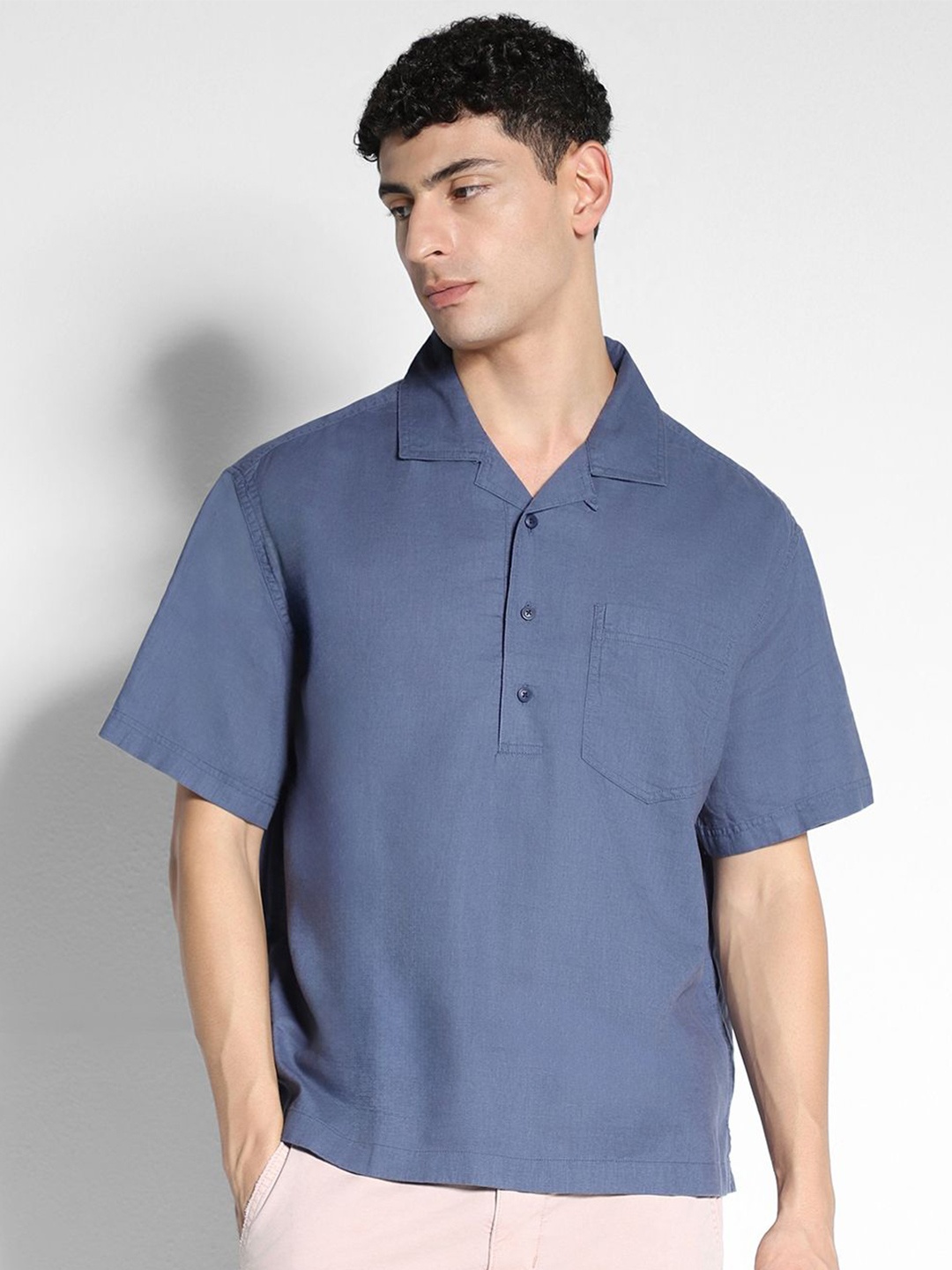 AMERICAN EAGLE OUTFITTERS Lapel Collar Short Sleeves Casual Shirt, Blue
AMERICAN EAGLE OUTFITTERS Lapel Collar Short Sleeves Casual Shirt, Blue