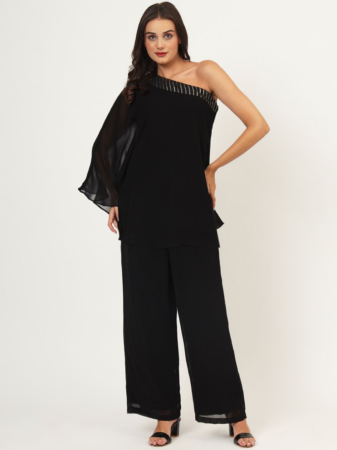 studio rasa Women Solid Sequin Embroidered One-shoulder Top & Palazzos Co-Ords Set, Black
studio rasa Women Solid Sequin Embroidered One-shoulder Top & Palazzos Co-Ords Set, Black