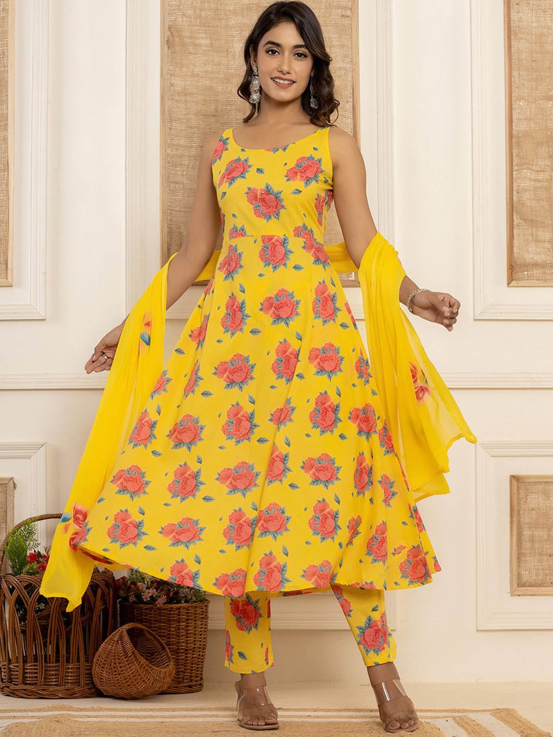 Yufta Women Floral Embroidered Regular Pure Cotton Kurta with Trousers & With Dupatta, Yellow
Yufta Women Floral Embroidered Regular Pure Cotton Kurta with Trousers & With Dupatta, Yellow