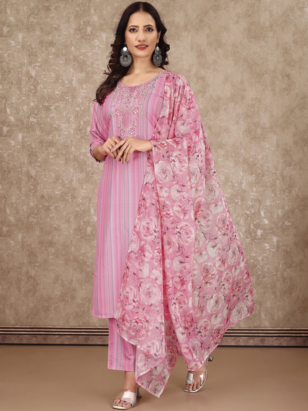 VIRICA Women Floral Embroidered Regular Thread Work Kurta with Trousers & With Dupatta, Pink
VIRICA Women Floral Embroidered Regular Thread Work Kurta with Trousers & With Dupatta, Pink