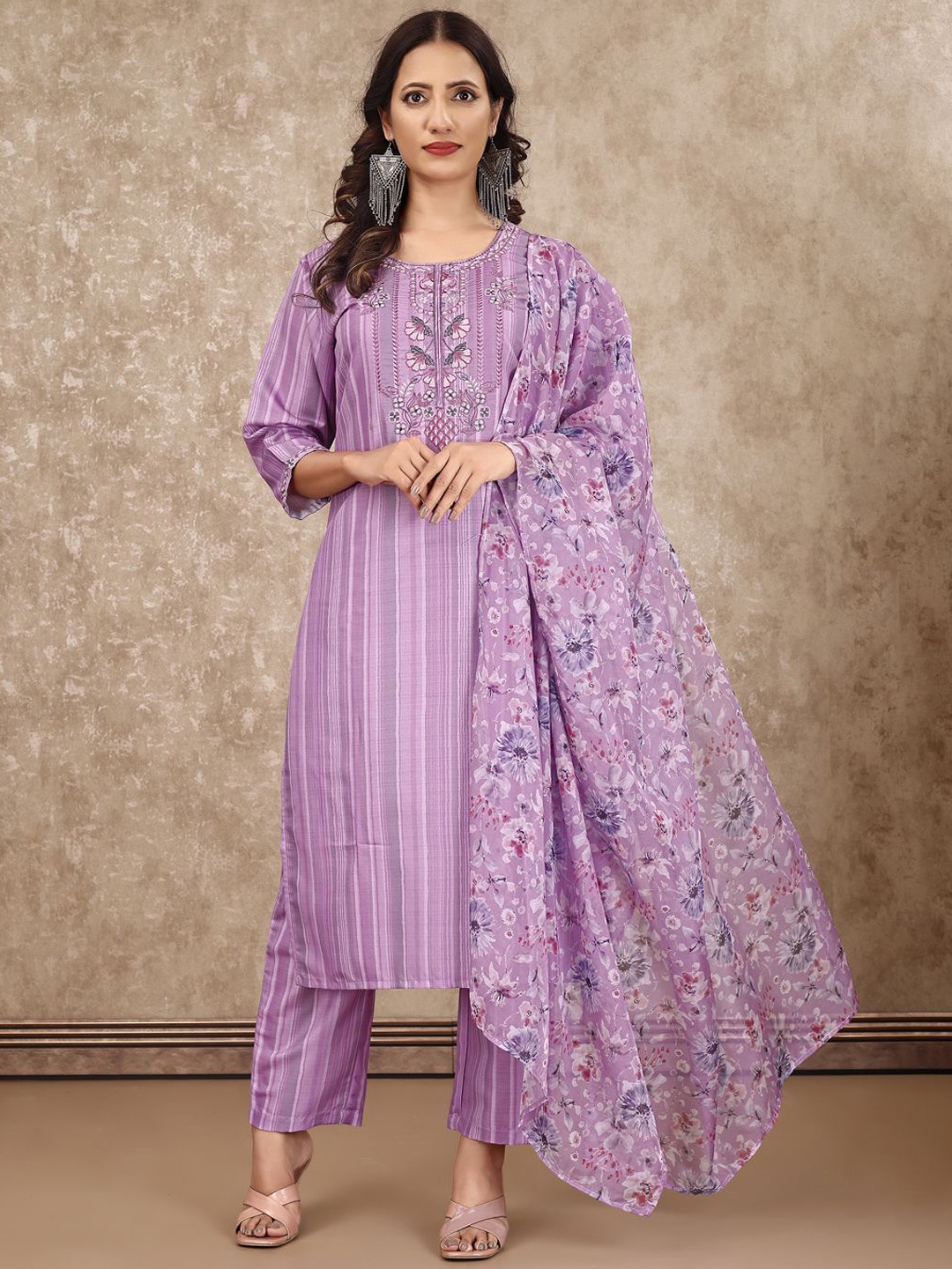 VIRICA Women Floral Embroidered Regular Thread Work Kurta with Trousers & With Dupatta, Lavender
VIRICA Women Floral Embroidered Regular Thread Work Kurta with Trousers & With Dupatta, Lavender