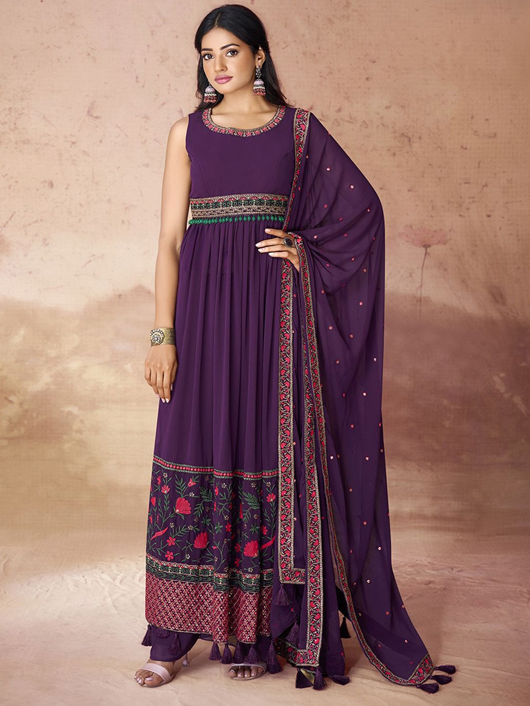 Fusionic Women Ethnic Motifs Embroidered Regular Thread Work Kurta with Trousers & With Dupatta, Purple
Fusionic Women Ethnic Motifs Embroidered Regular Thread Work Kurta with Trousers & With Dupatta, Purple
