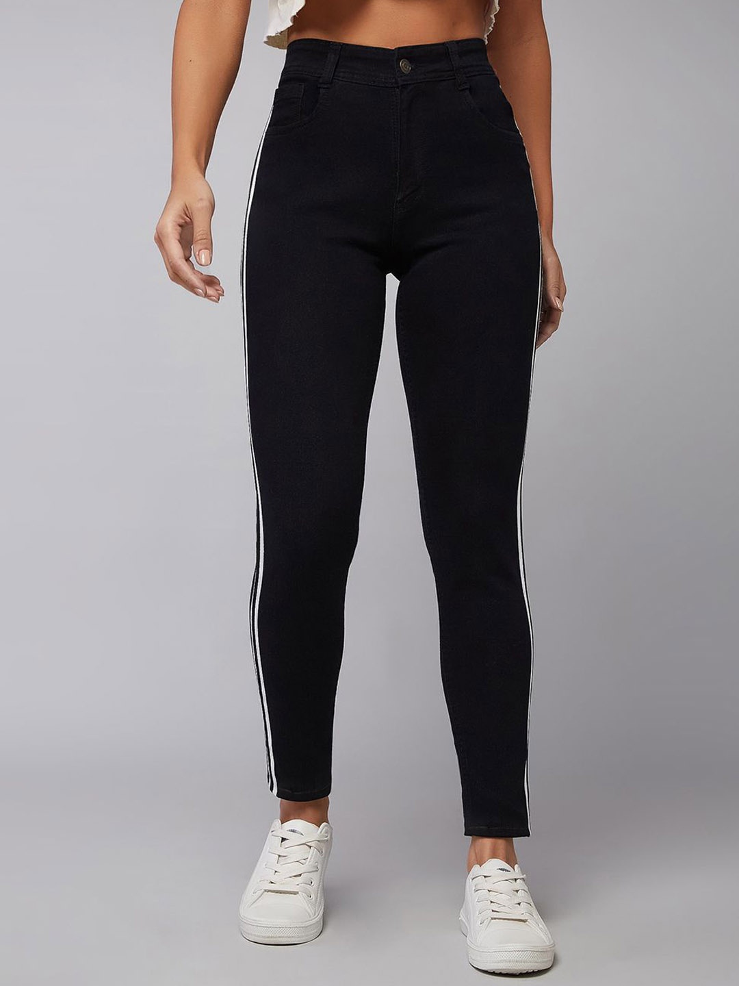 Roadster Women Slim Fit Mid Rise Twill Tape Detailing Stretchable Denim Jeans, Black
Roadster Women Slim Fit Mid Rise Twill Tape Detailing Stretchable Denim Jeans, Black