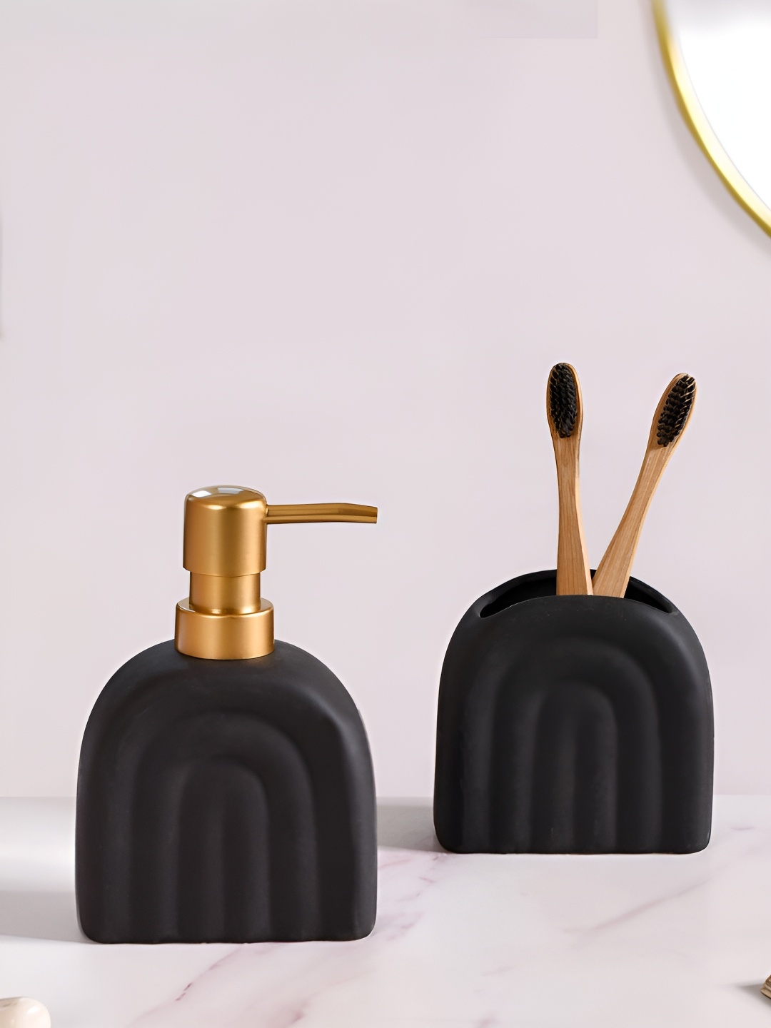 Nestasia Black & Gold-Toned 2 Pieces Textured Ceramic Contemporary Matte Soap Dispenser
Nestasia Black & Gold-Toned 2 Pieces Textured Ceramic Contemporary Matte Soap Dispenser
