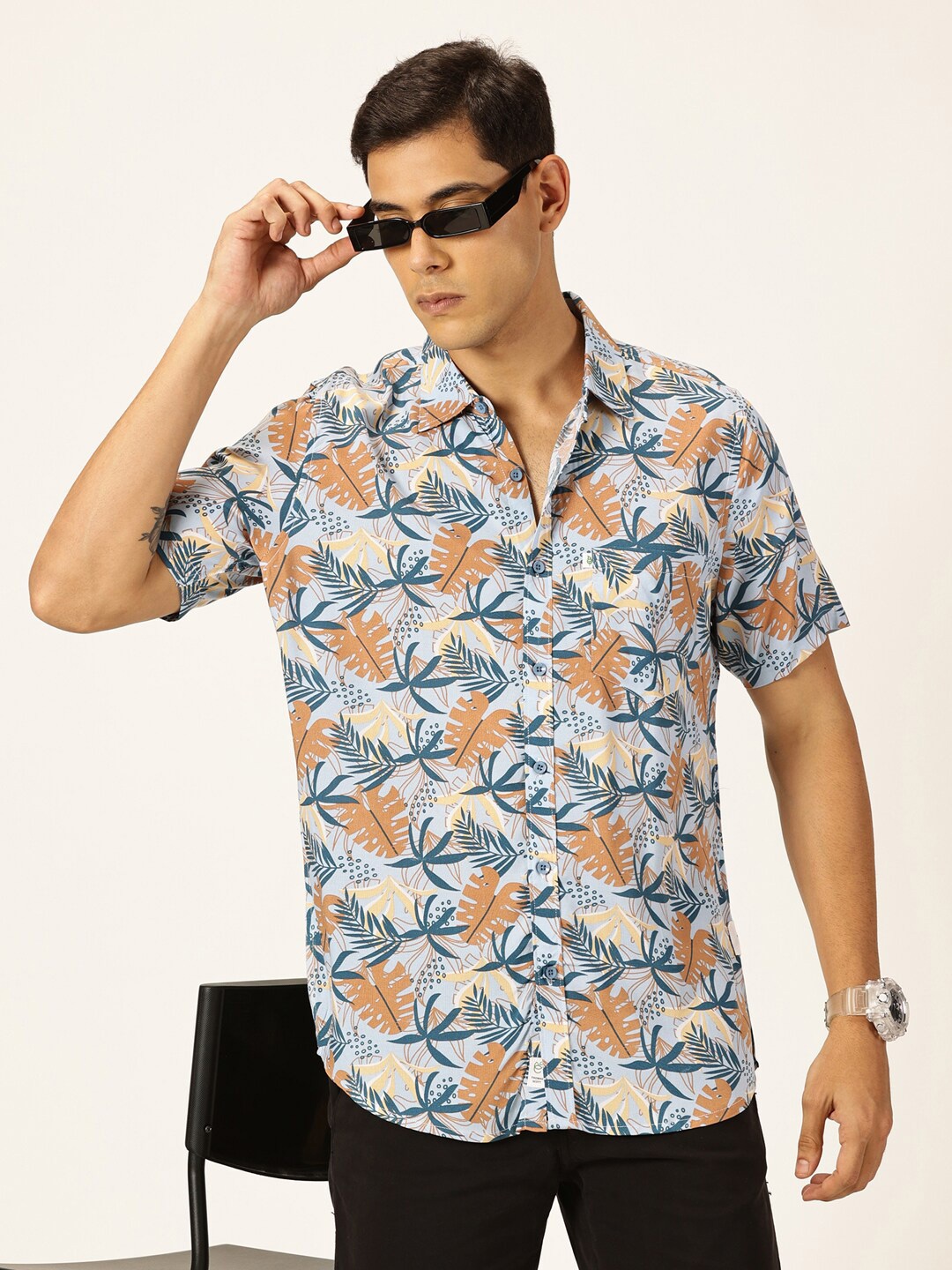 Thomas Scott Spread Collar Short Sleeves Premium Slim Fit Floral Printed Casual Shirt, Blue
Thomas Scott Spread Collar Short Sleeves Premium Slim Fit Floral Printed Casual Shirt, Blue