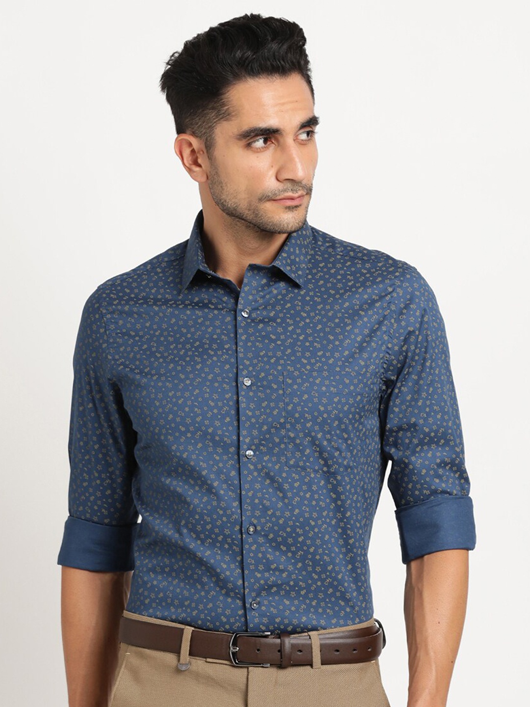 Turtle Spread Collar Long Sleeves Classic Slim Fit Micro Ditsy Printed Cotton Formal Shirt, Navy blue
Turtle Spread Collar Long Sleeves Classic Slim Fit Micro Ditsy Printed Cotton Formal Shirt, Navy blue