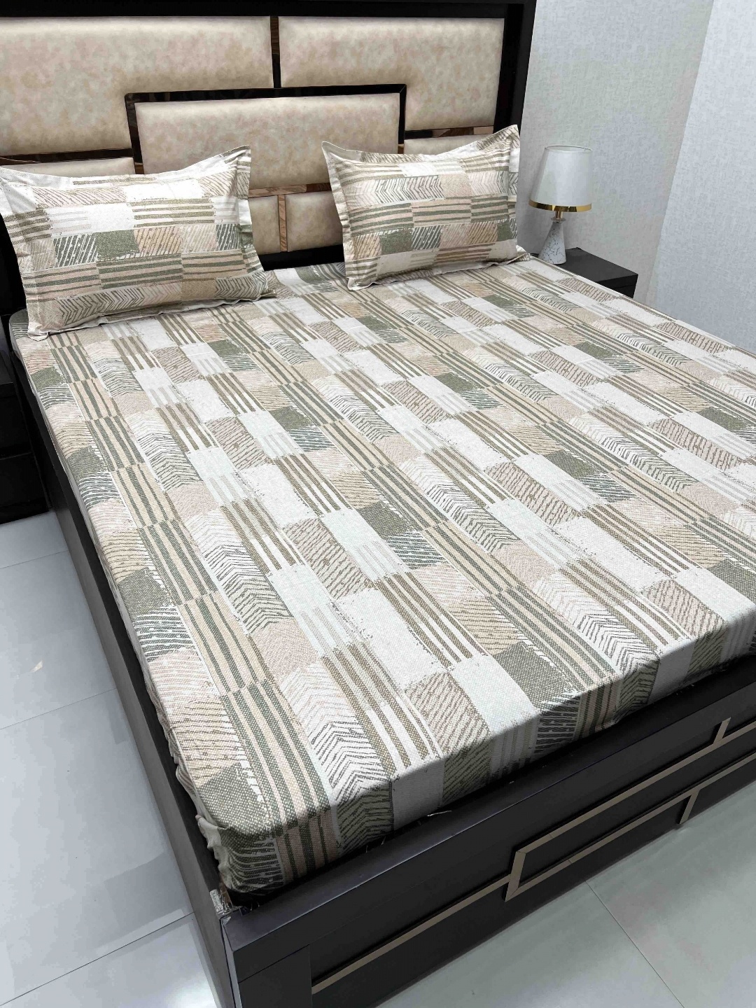 Pure Decor Cotton Super King Size Double Bed Bedsheet With 2 Pillow Covers 3.04m X 3.04m, Green
Pure Decor Cotton Super King Size Double Bed Bedsheet With 2 Pillow Covers 3.04m X 3.04m, Green
