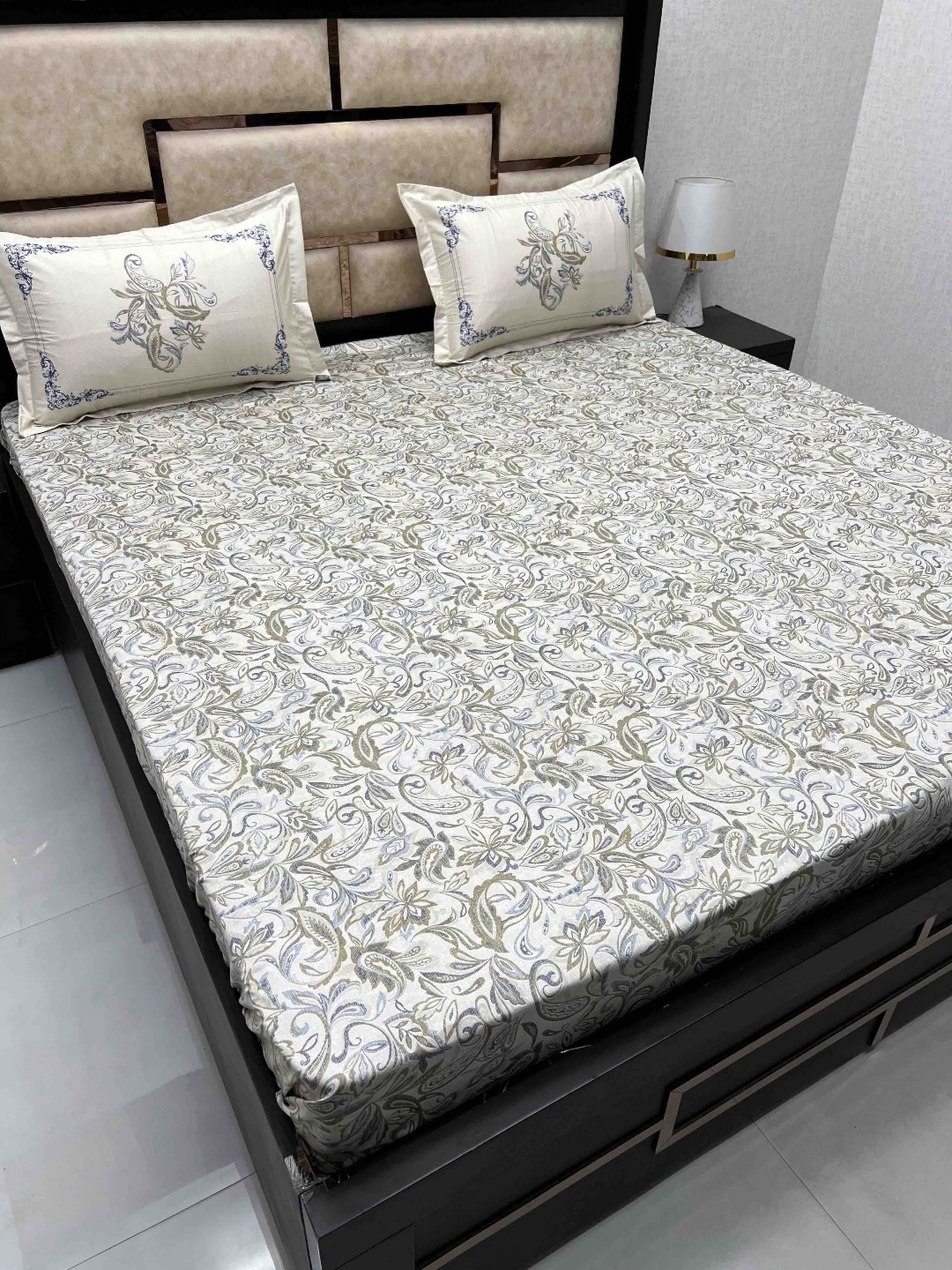 Pure Decor Cream & Green Ethnic Motifs 330 TC Cotton King Bedsheet with 2 Pillow Covers
Pure Decor Cream & Green Ethnic Motifs 330 TC Cotton King Bedsheet with 2 Pillow Covers