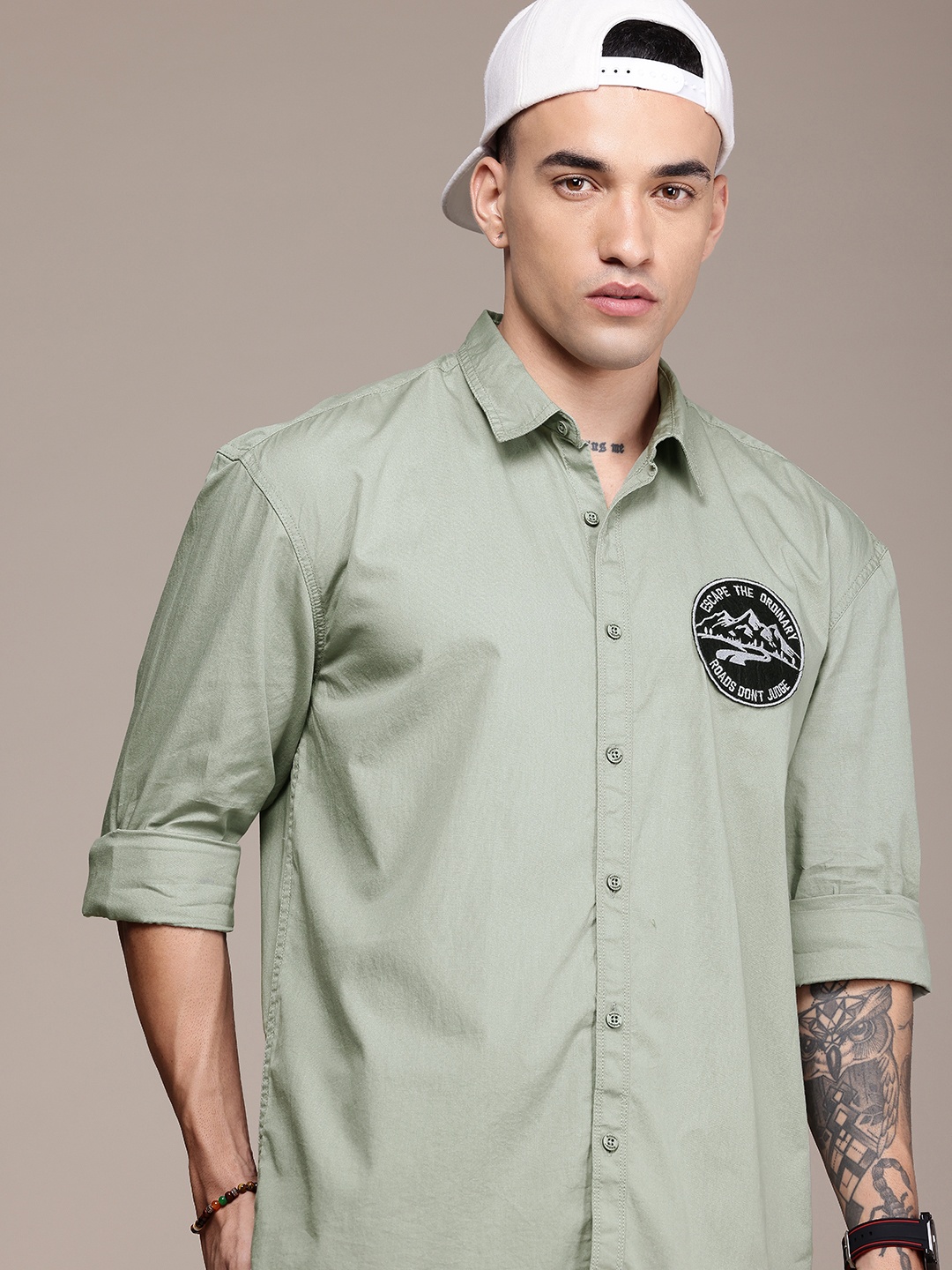 The Roadster Life Co. Relaxed Fit Applique Detailed Pure Cotton Casual Shirt, Green
The Roadster Life Co. Relaxed Fit Applique Detailed Pure Cotton Casual Shirt, Green