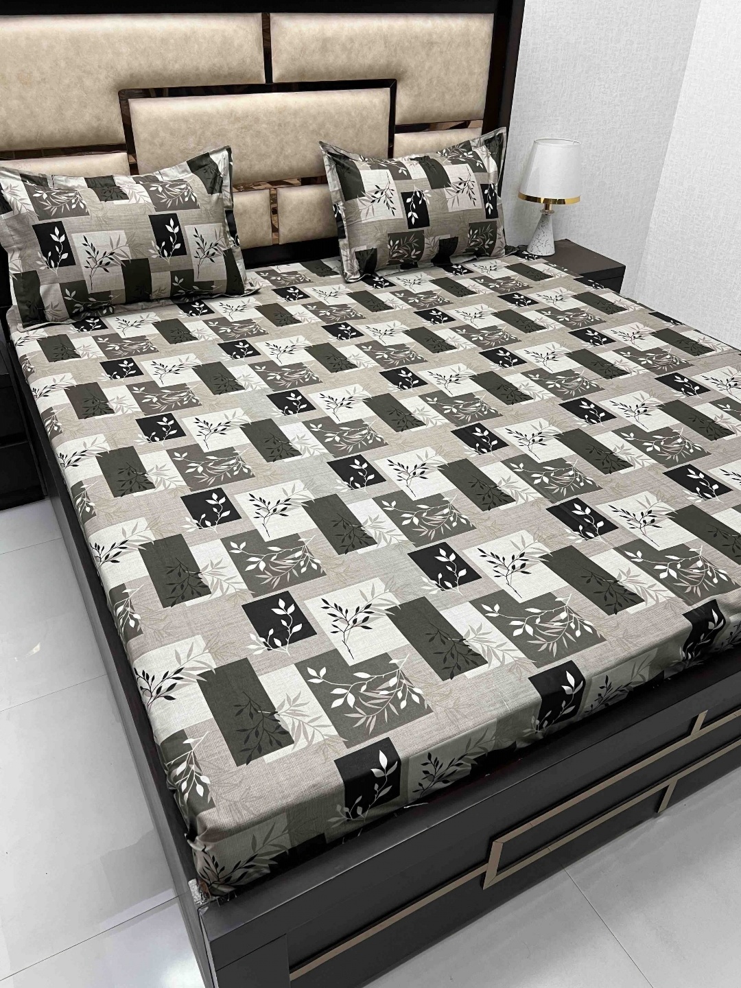 Pure Decor Green & Black Geometric 230 TC Cotton Queen Bedsheet with 2 Pillow Covers
Pure Decor Green & Black Geometric 230 TC Cotton Queen Bedsheet with 2 Pillow Covers