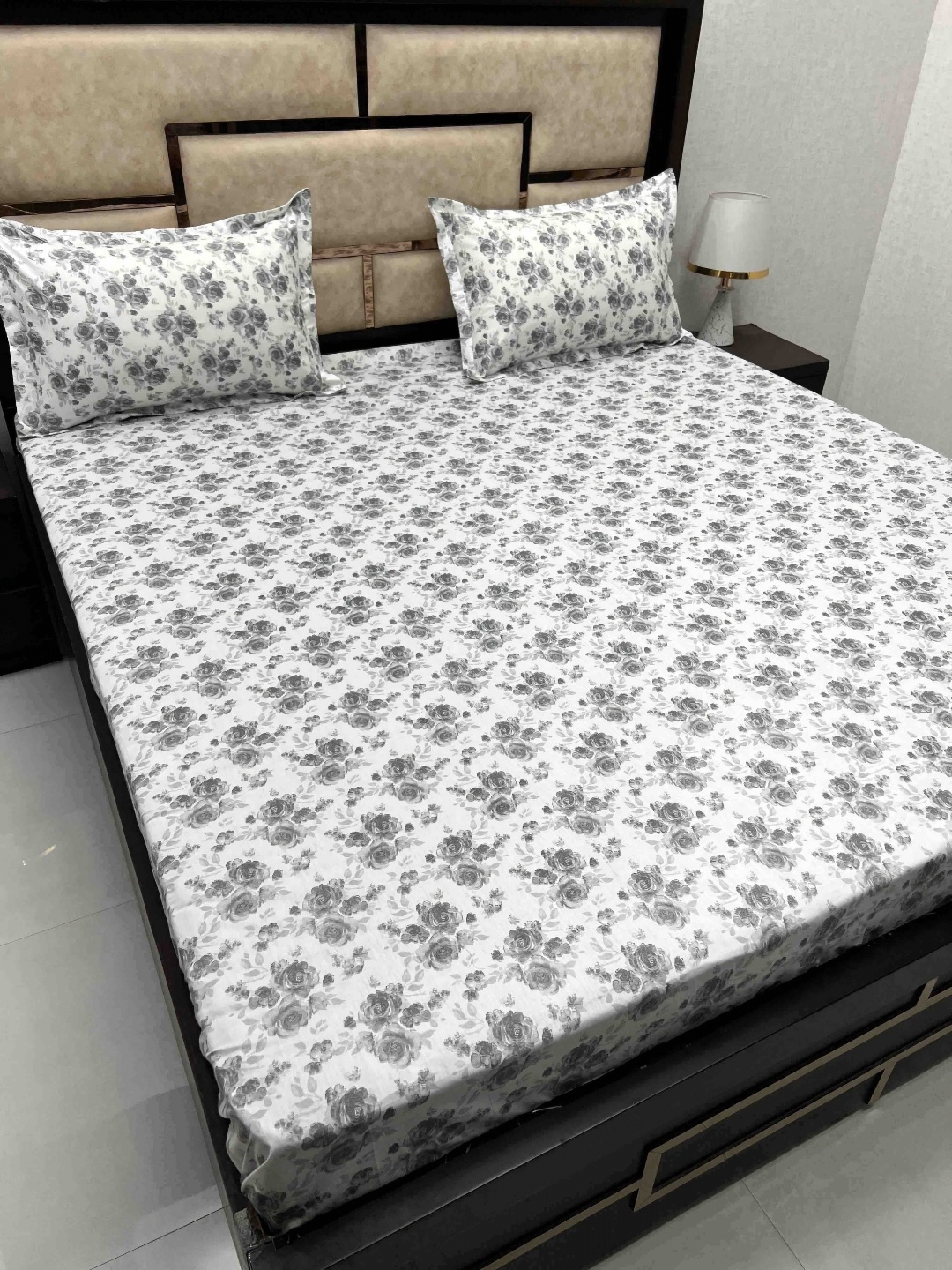 Pure Decor Villa White Printed Pure Cotton 300 TC Super King Bedsheet With 2 Pillow Covers
Pure Decor Villa White Printed Pure Cotton 300 TC Super King Bedsheet With 2 Pillow Covers