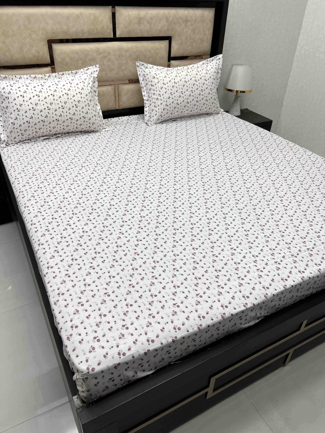 Pure Decor Villa White Printed Pure Cotton 300 TC Super King Bedsheet With 2 Pillow Covers
Pure Decor Villa White Printed Pure Cotton 300 TC Super King Bedsheet With 2 Pillow Covers