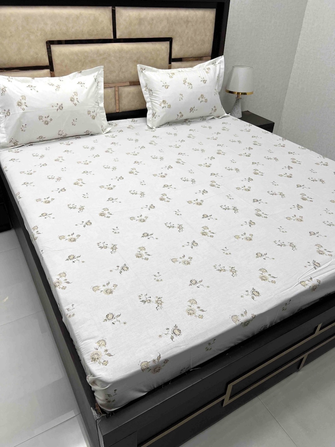 Pure Decor Villa White Printed Pure Cotton 300 TC Super King Bedsheet With 2 Pillow Covers
Pure Decor Villa White Printed Pure Cotton 300 TC Super King Bedsheet With 2 Pillow Covers