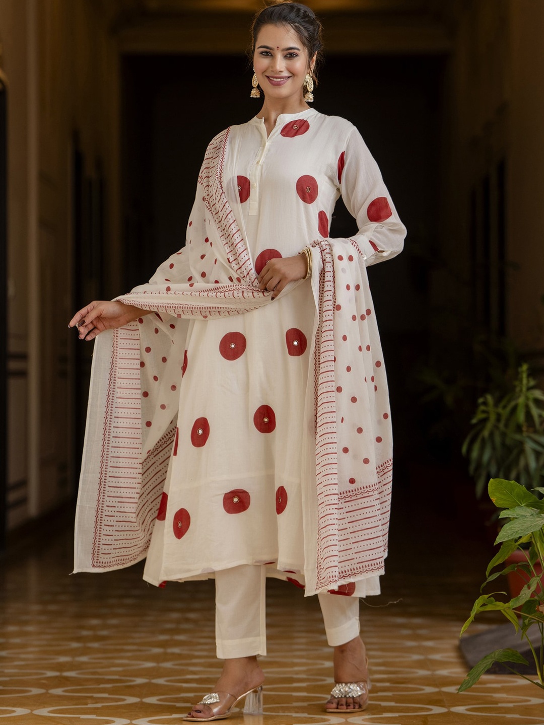 Readiprint Printed Regular Mirror Work Pure Cotton Kurta with Trousers & Dupatta, Off white
Readiprint Printed Regular Mirror Work Pure Cotton Kurta with Trousers & Dupatta, Off white