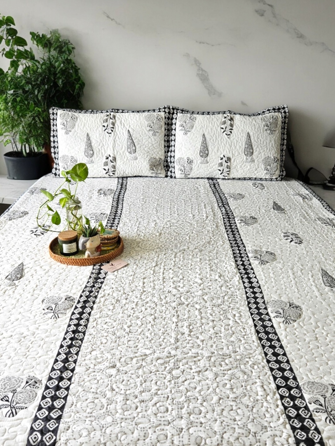 Feels Like Home Floral Printed 350 -499 TC King Bed Cover With 2 Pillow Covers, White
Feels Like Home Floral Printed 350 -499 TC King Bed Cover With 2 Pillow Covers, White