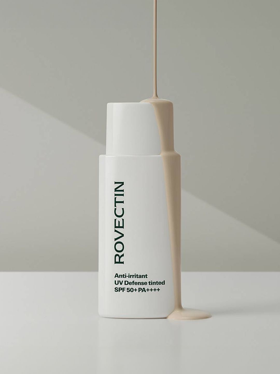 Rovectin Anti-Irritant SPF 50+UV Defense Tinted Sunscreen with Zinc Oxide - 50 ml, White
Rovectin Anti-Irritant SPF 50+UV Defense Tinted Sunscreen with Zinc Oxide - 50 ml, White