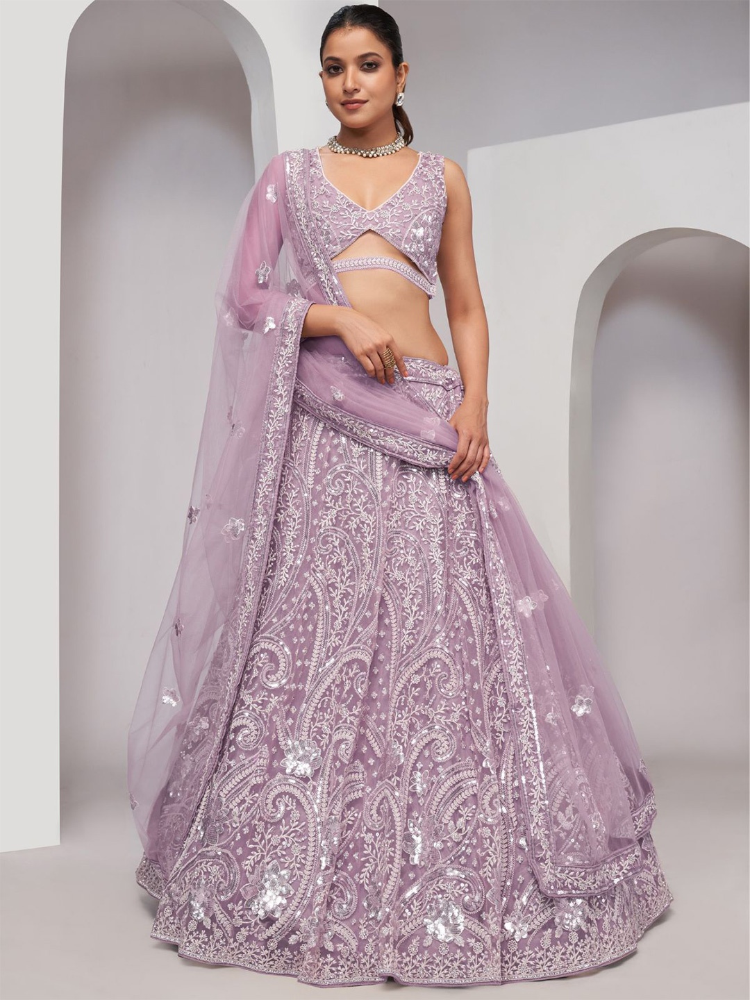 ODETTE Embroidered Sequinned Semi-Stitched Net Lehenga & Unstitched Blouse With Dupatta, Mauve
ODETTE Embroidered Sequinned Semi-Stitched Net Lehenga & Unstitched Blouse With Dupatta, Mauve