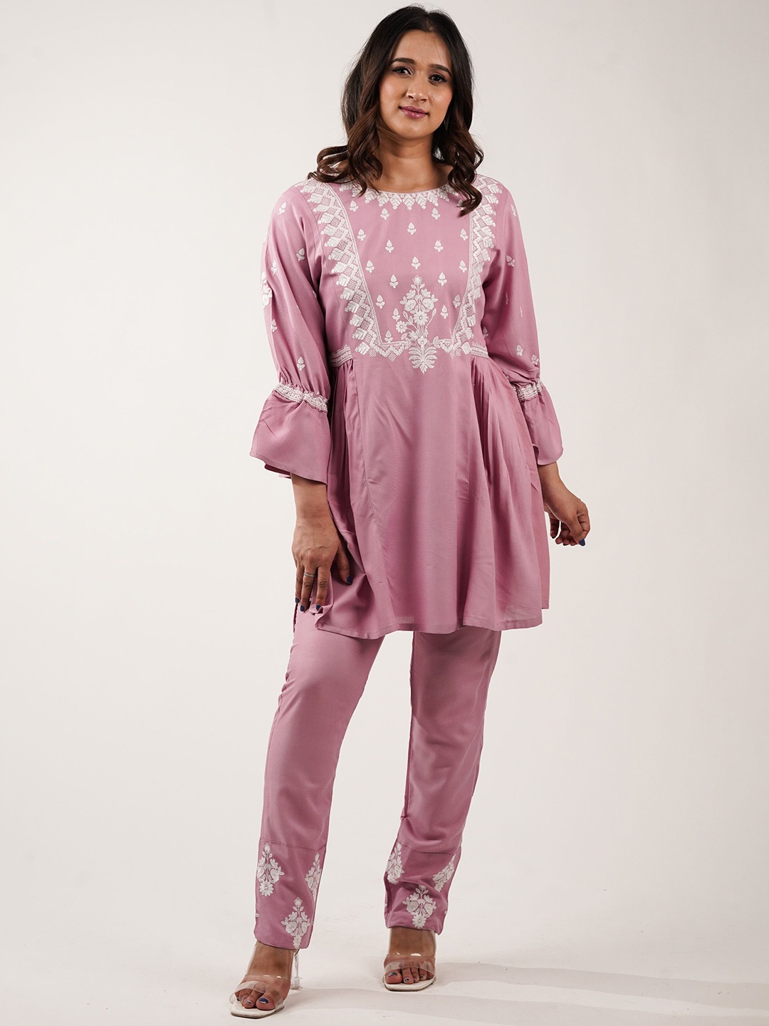 NoLabels Ethinic Motifs Embroidered Round-Neck Bell Sleeves Tunic With Trousers, Rose
NoLabels Ethinic Motifs Embroidered Round-Neck Bell Sleeves Tunic With Trousers, Rose