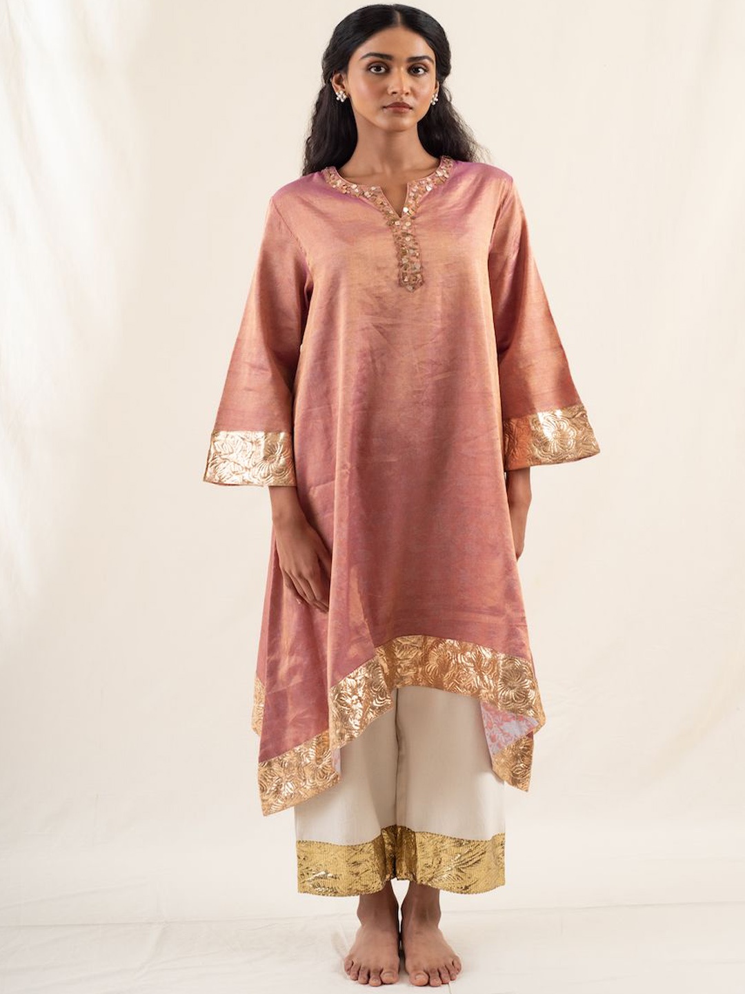 PriyankaRaajiv Women Floral Yoke Design Regular Chanderi Silk Kurta with Trousers, Pink
PriyankaRaajiv Women Floral Yoke Design Regular Chanderi Silk Kurta with Trousers, Pink