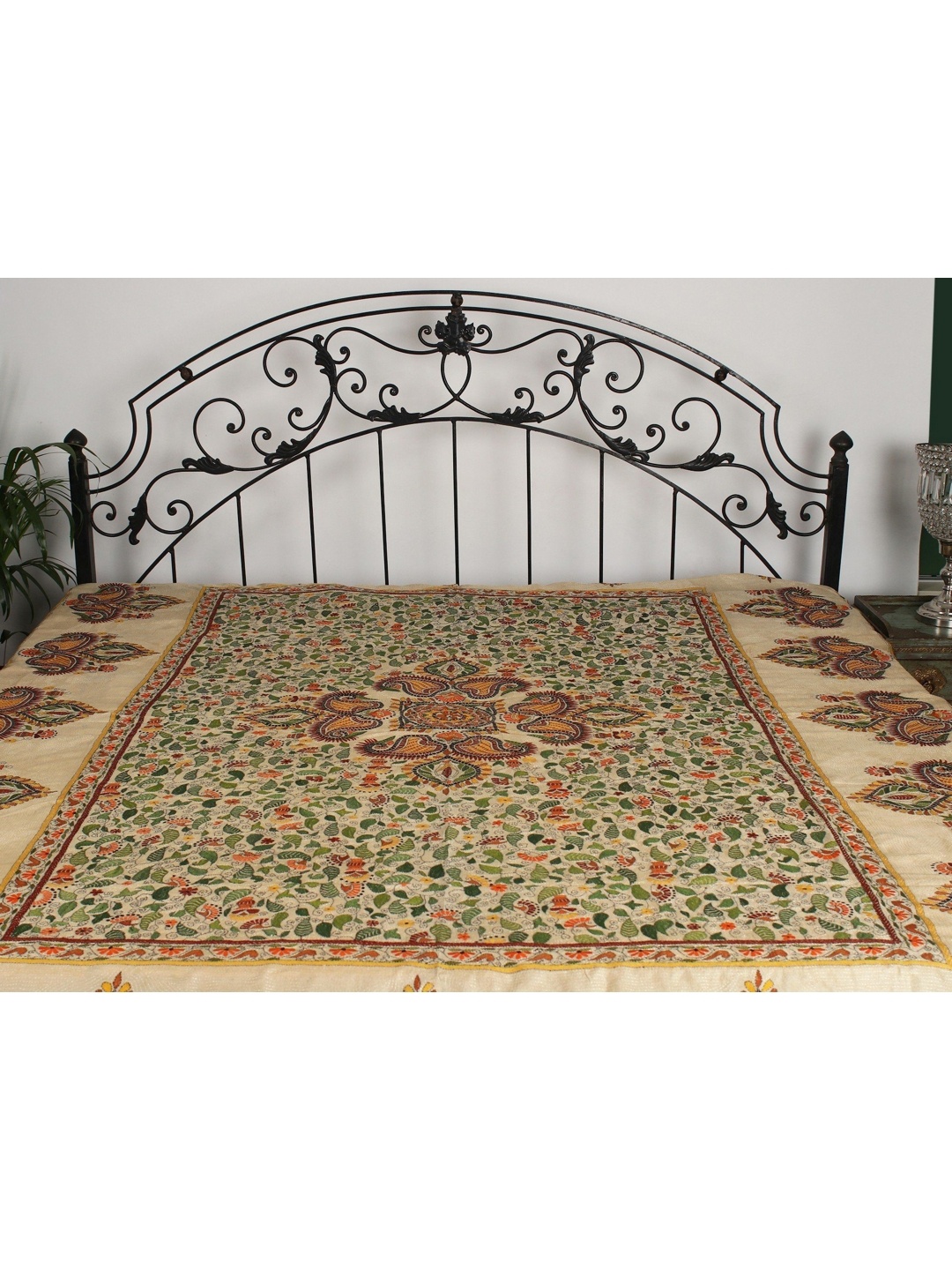 Exotic India Cream-Coloured & Orange Ethnic Motifs 300 TC Queen Bedsheet with Pillow Covers
Exotic India Cream-Coloured & Orange Ethnic Motifs 300 TC Queen Bedsheet with Pillow Covers