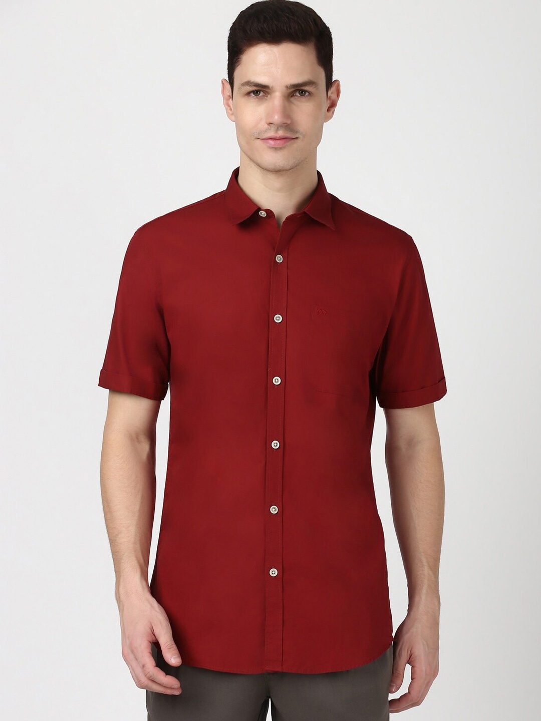 Peter England Casuals Men Cherry Red Slim Fit Solid Spread Collar Casual Shirt, Maroon
Peter England Casuals Men Cherry Red Slim Fit Solid Spread Collar Casual Shirt, Maroon