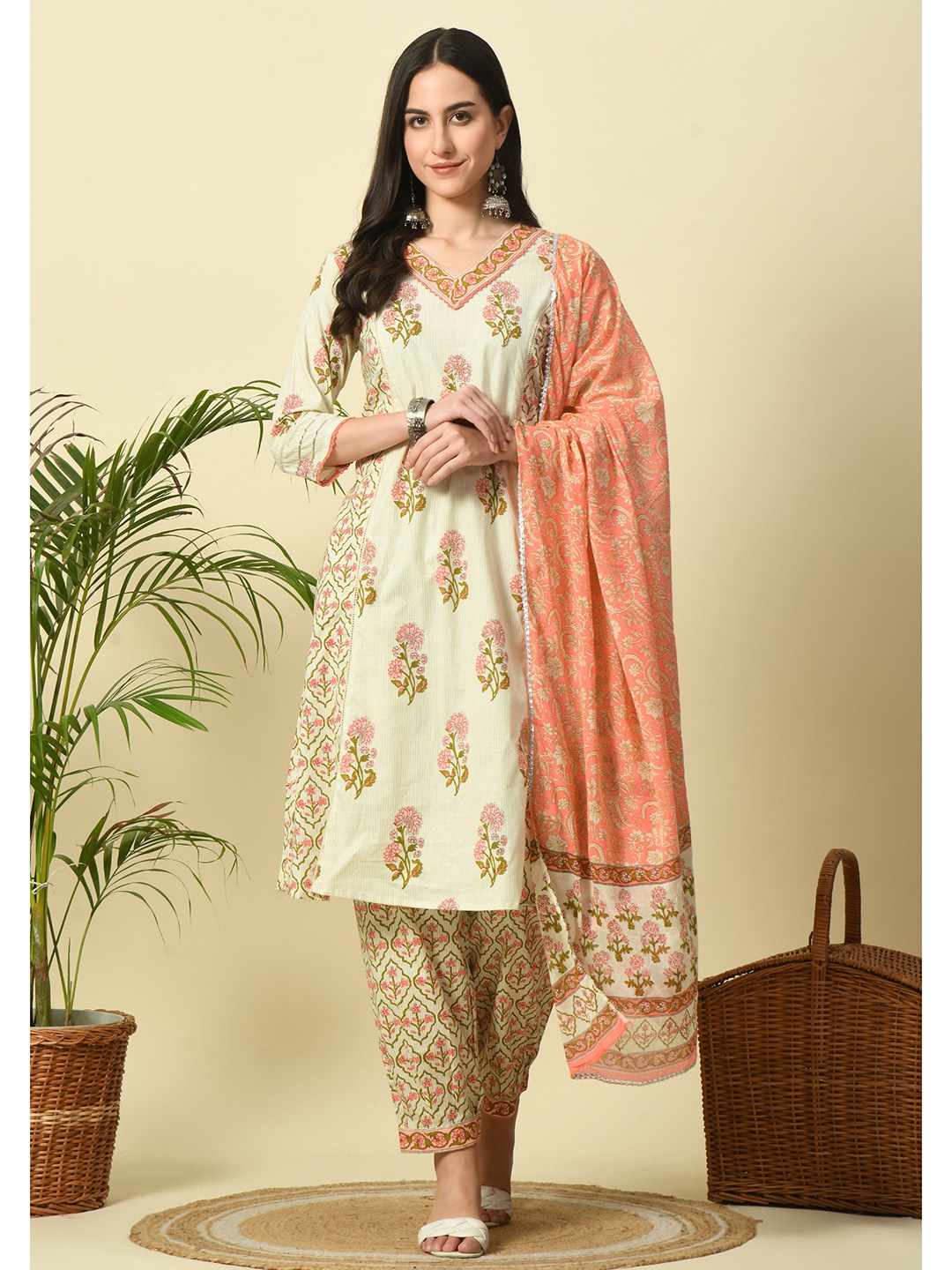 ETISHA Floral Printed V-Neck Pure Cotton Straight Kurta with Trousers & Dupatta, Pink
ETISHA Floral Printed V-Neck Pure Cotton Straight Kurta with Trousers & Dupatta, Pink
