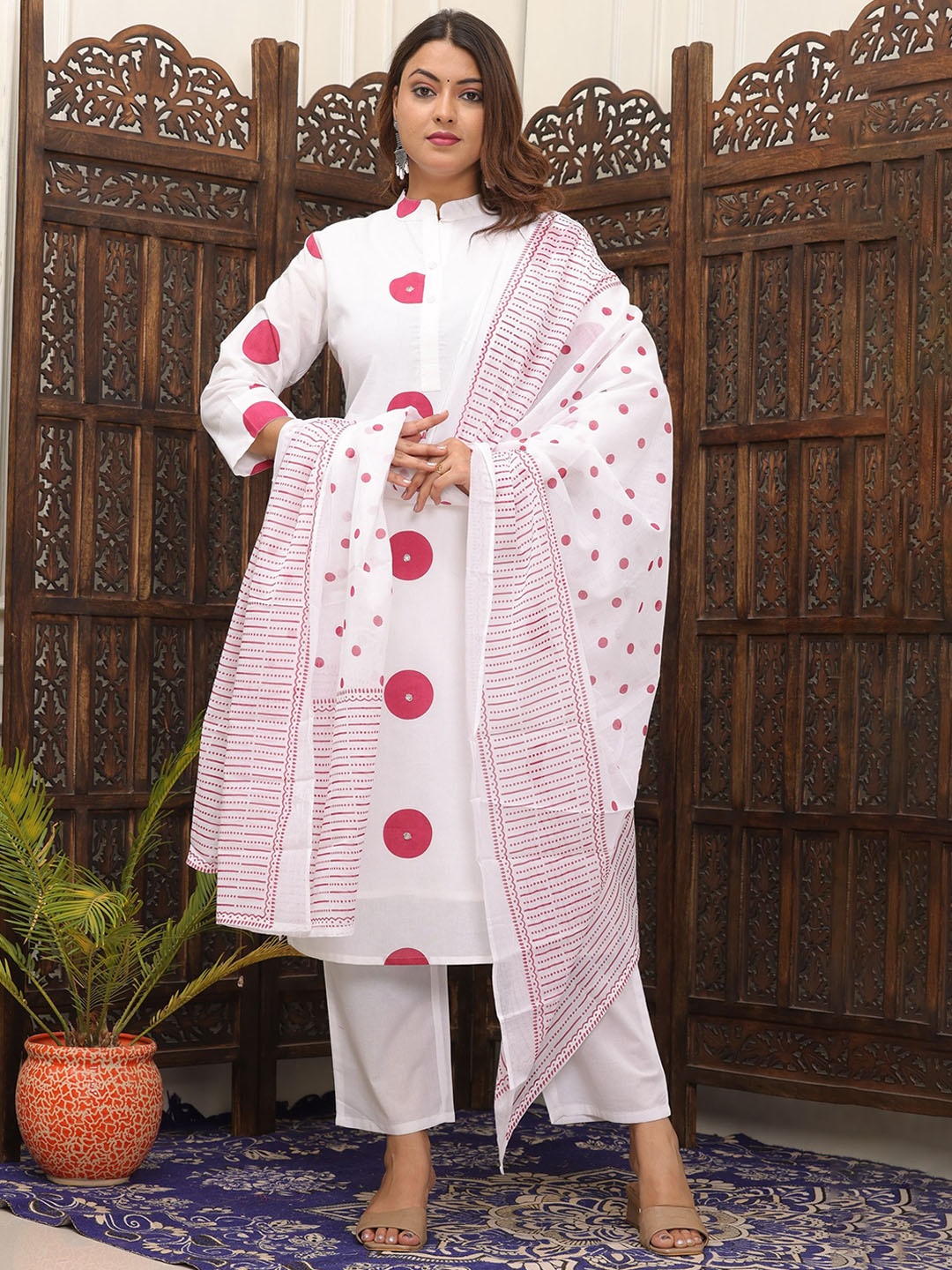 PARTHVI Women Printed Regular Mirror Work Pure Cotton Kurta with Trousers & With Dupatta, White
PARTHVI Women Printed Regular Mirror Work Pure Cotton Kurta with Trousers & With Dupatta, White