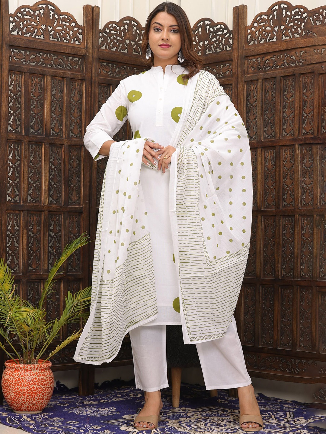 PARTHVI Women Printed Regular Thread Work Pure Cotton Kurta with Trousers & With Dupatta, Green
PARTHVI Women Printed Regular Thread Work Pure Cotton Kurta with Trousers & With Dupatta, Green