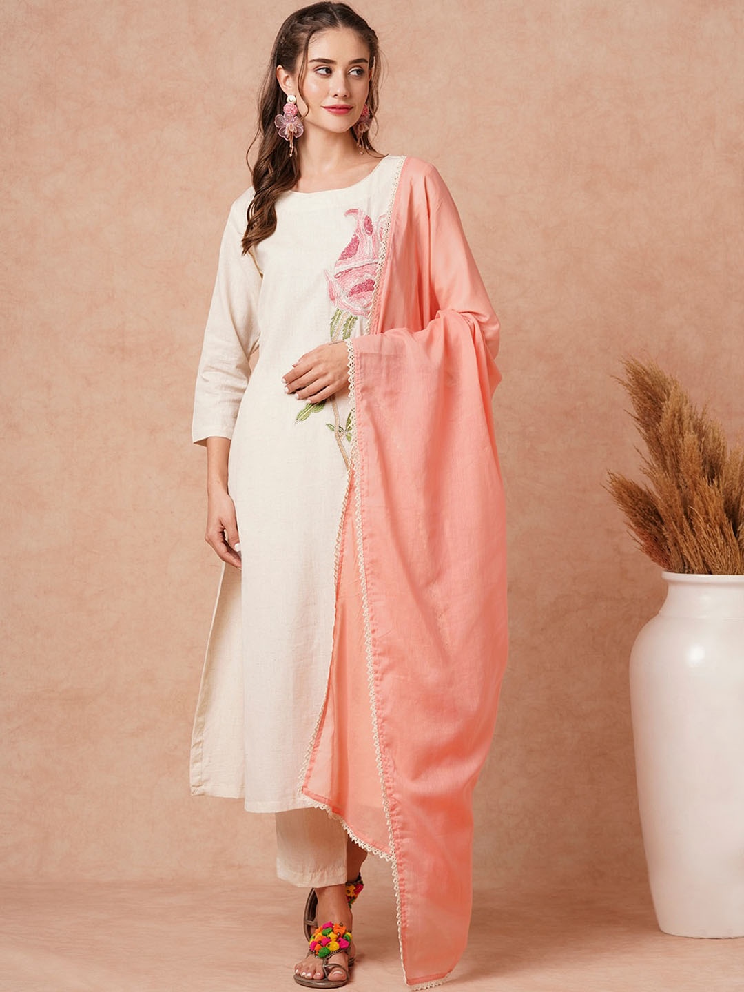 FASHOR Women Floral Embroidered Regular Thread Work Pure Cotton Kurta with Trousers & With Dupatta, Off white
FASHOR Women Floral Embroidered Regular Thread Work Pure Cotton Kurta with Trousers & With Dupatta, Off white