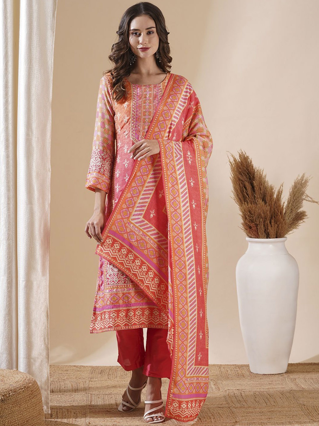 FASHOR Women Ethnic Motifs Printed Regular Beads and Stones Kurta with Trousers & With Dupatta, Pink
FASHOR Women Ethnic Motifs Printed Regular Beads and Stones Kurta with Trousers & With Dupatta, Pink