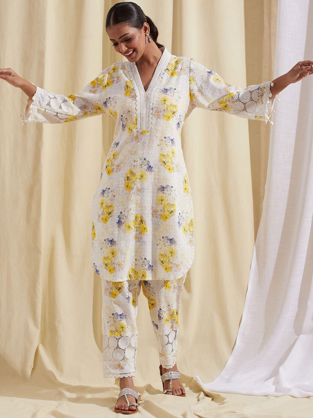 Meena Bazaar Floral Embroidered V-Neck Thread Work Straight Kurta with Trousers, Cream
Meena Bazaar Floral Embroidered V-Neck Thread Work Straight Kurta with Trousers, Cream