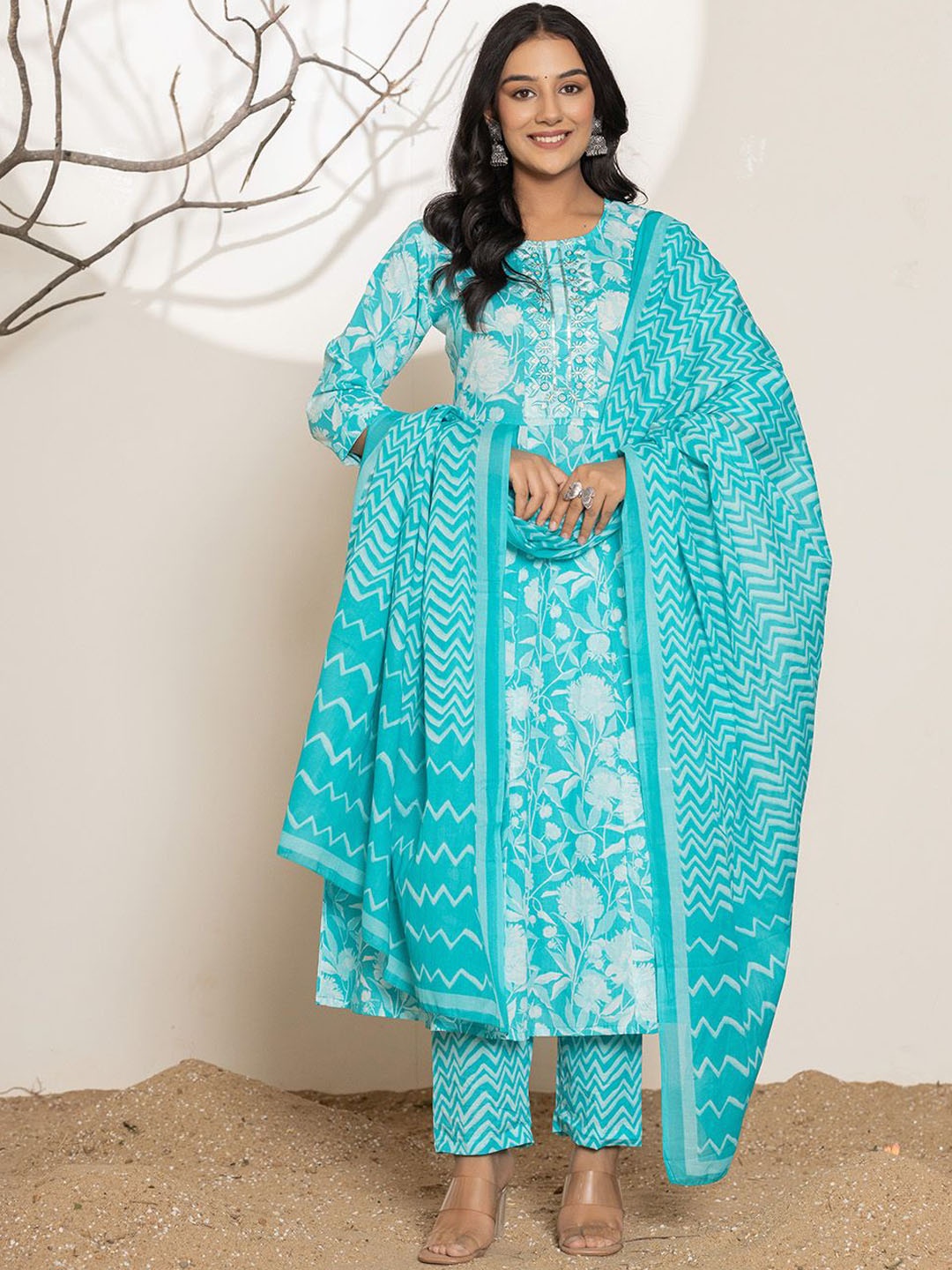 Yufta Floral Printed Pure Cotton Anarkali Kurta With Trousers & Dupatta, Turquoise blue
Yufta Floral Printed Pure Cotton Anarkali Kurta With Trousers & Dupatta, Turquoise blue