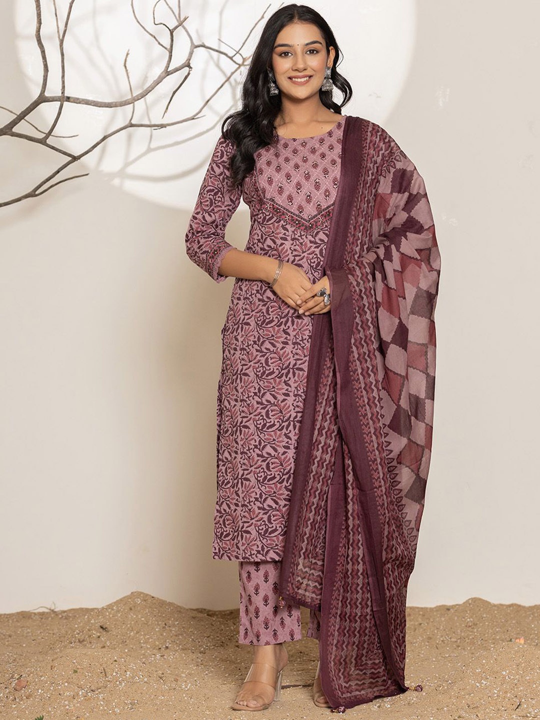 Yufta Women Floral Printed Regular Pure Cotton Kurta with Trousers & With Dupatta, Purple
Yufta Women Floral Printed Regular Pure Cotton Kurta with Trousers & With Dupatta, Purple